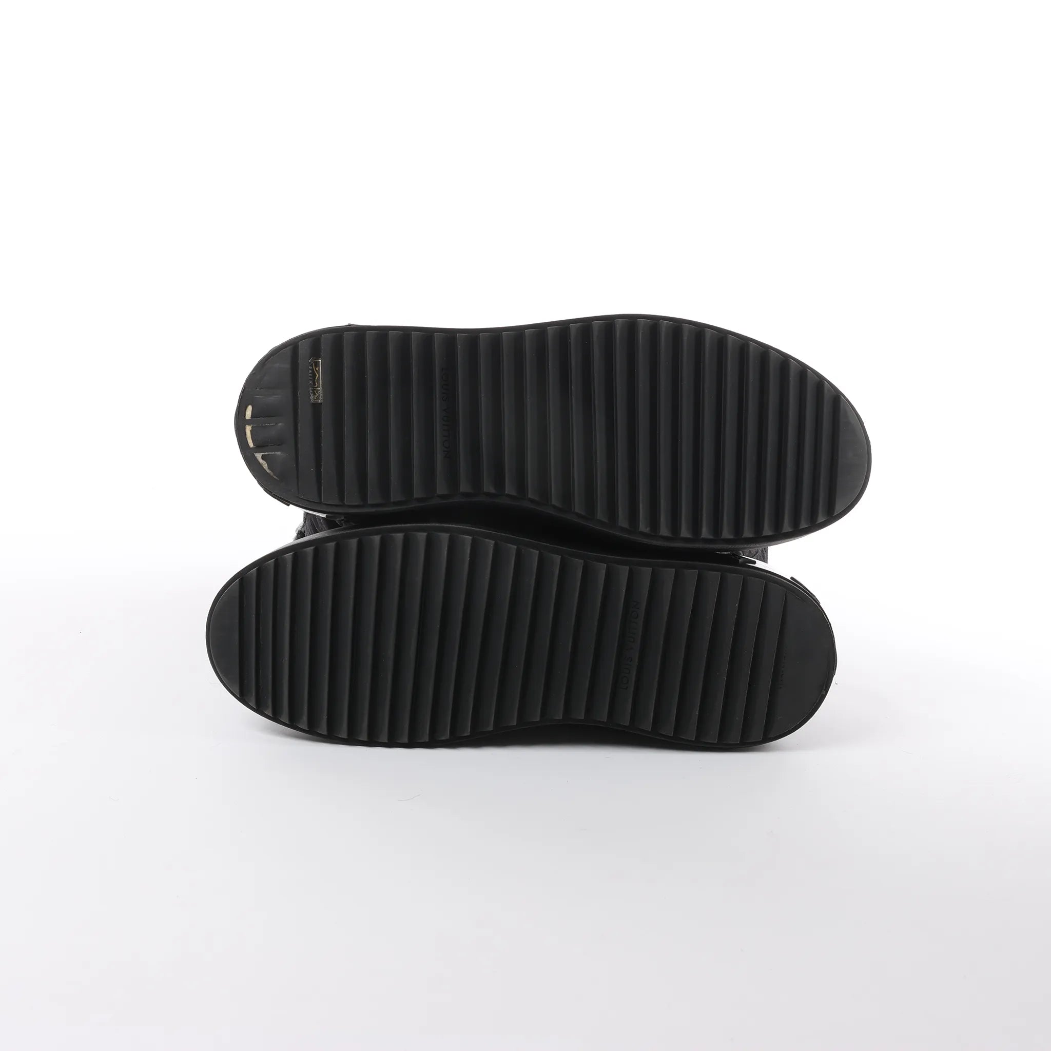 Louis Vuitton Breezy line 19-year Monogram Suede x Sheepskin Boots in Black CL0169, Size 38 EU