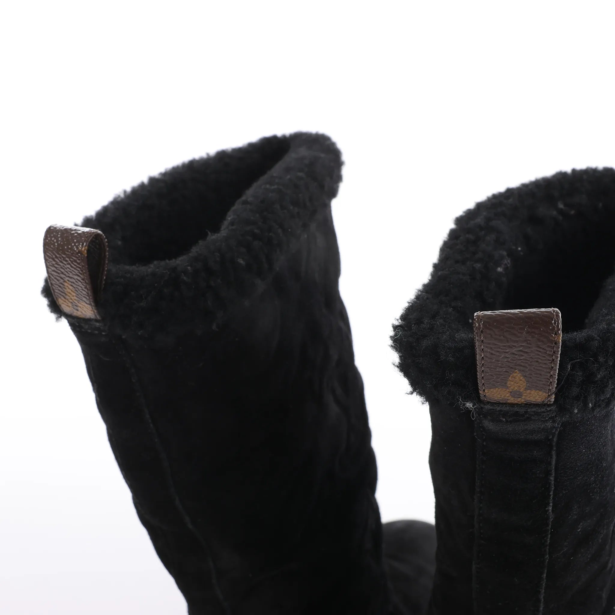 Louis Vuitton Breezy line 19-year Monogram Suede x Sheepskin Boots in Black CL0169, Size 38 EU