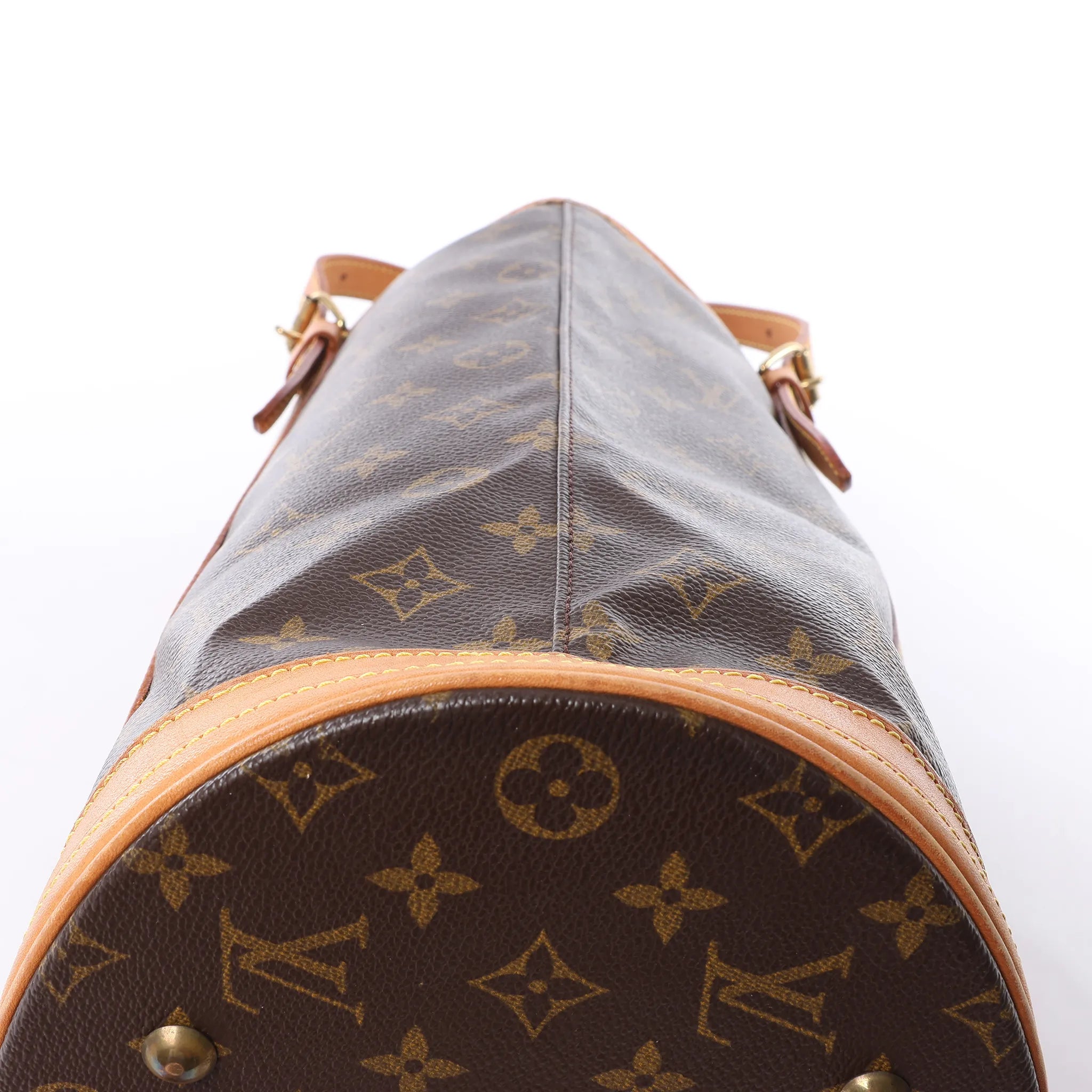 Louis Vuitton Bucket GM Monogram Canvas Shoulder Bag in Brown M42236