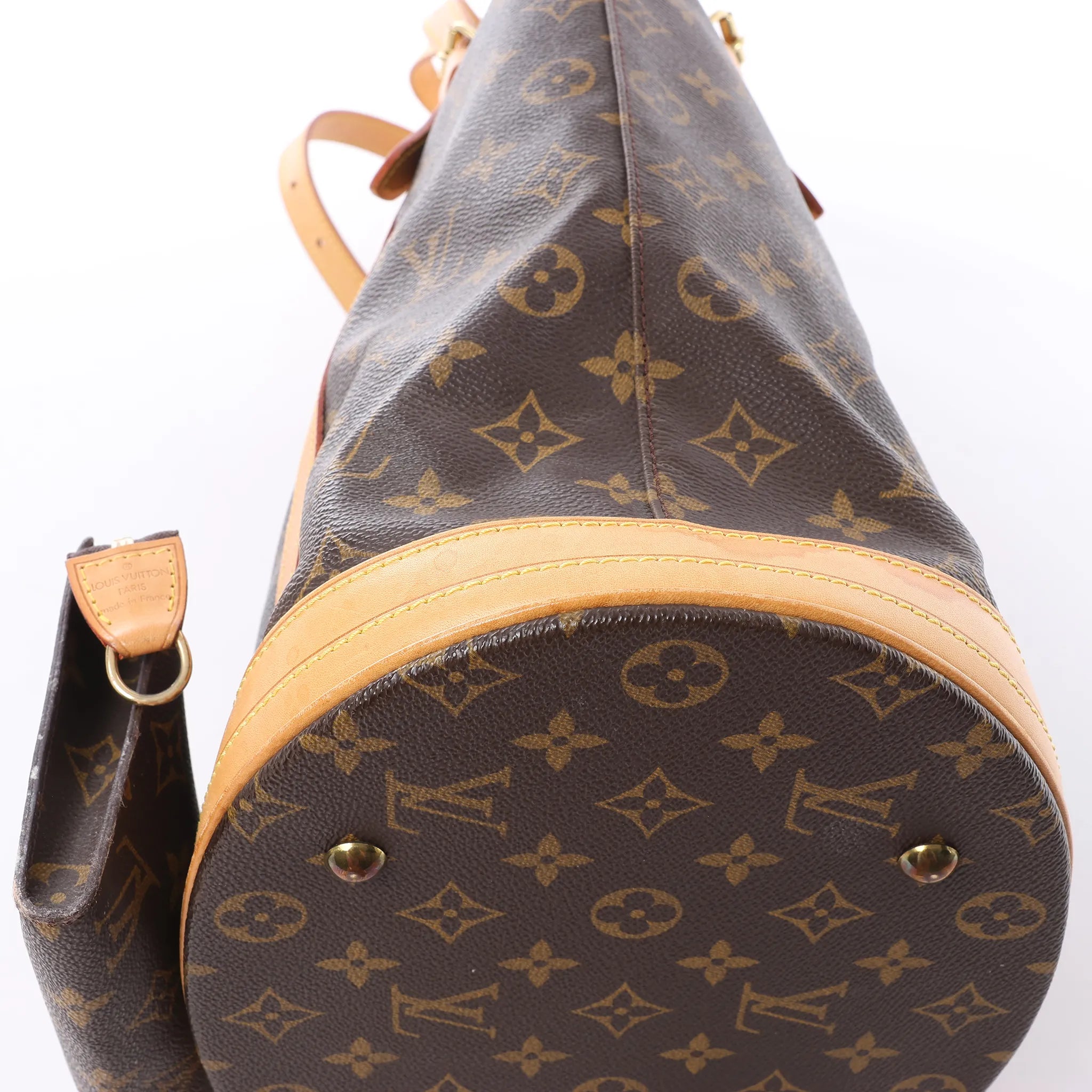 Louis Vuitton Bucket GM Monogram Canvas Shoulder Bag in Brown M42236