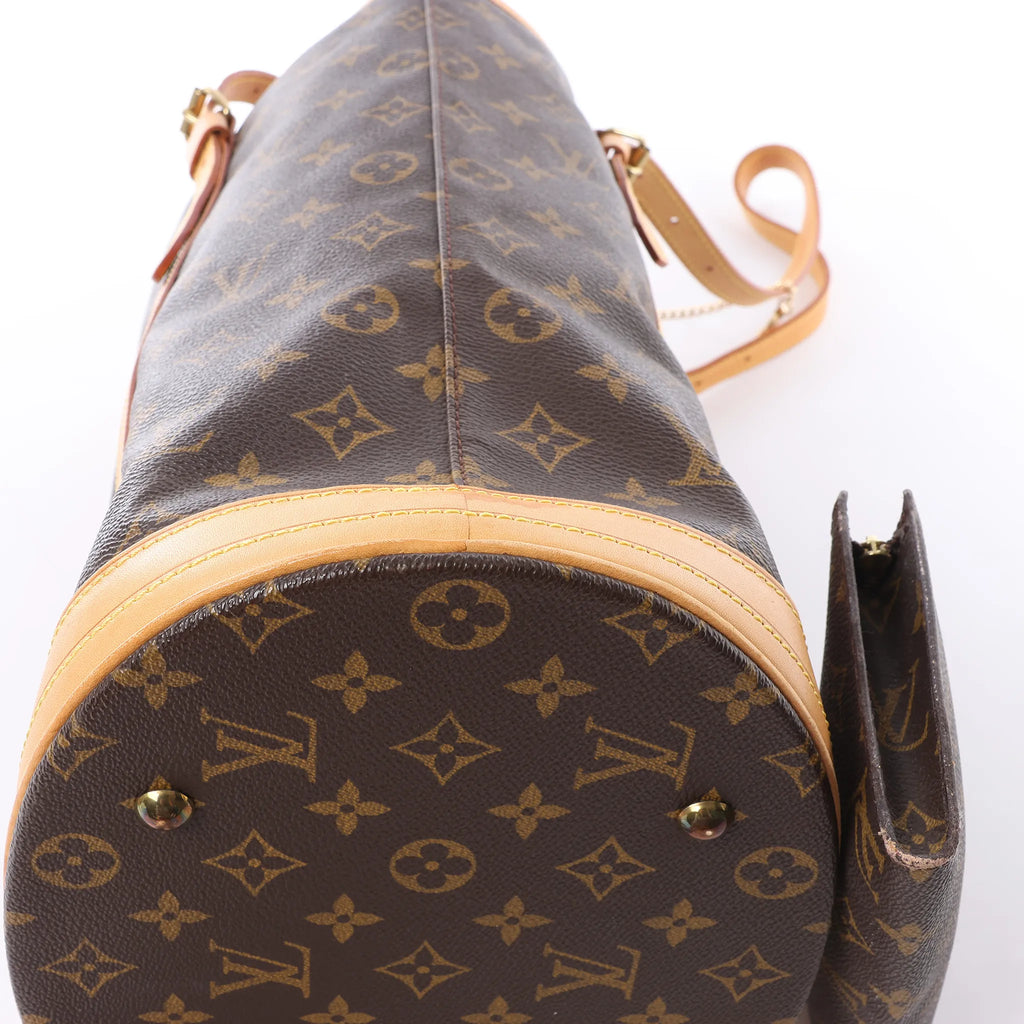 Louis Vuitton Bucket GM Monogram Canvas Shoulder Bag in Brown M42236