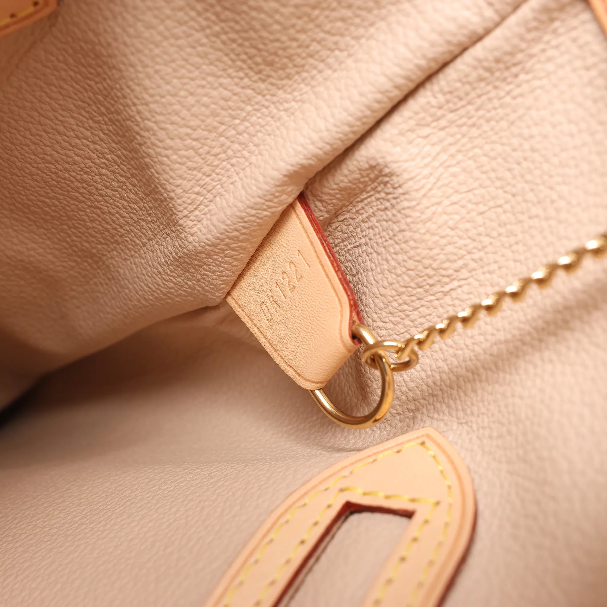 Louis Vuitton Bucket GM Monogram Canvas Shoulder Bag in Brown M42236