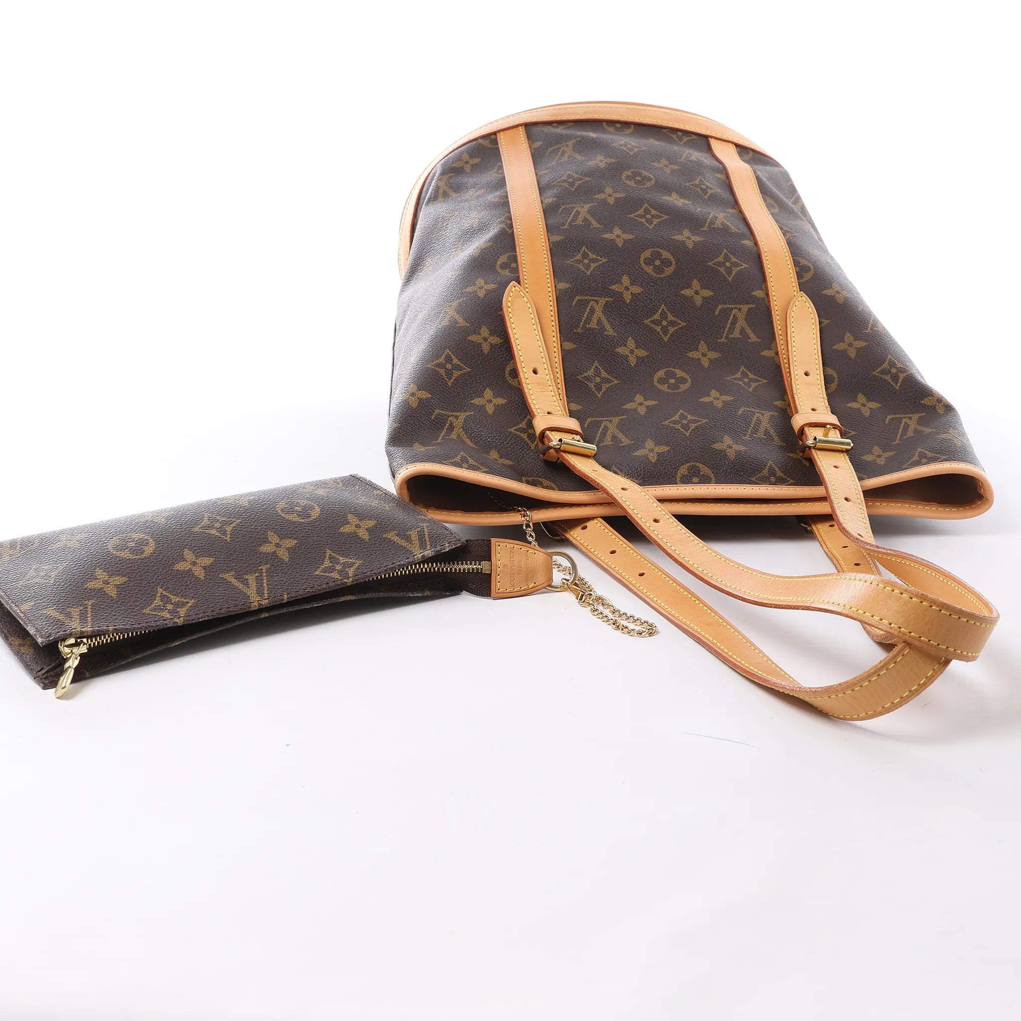 Louis Vuitton Bucket GM Monogram Canvas Shoulder Bag in Brown M42236