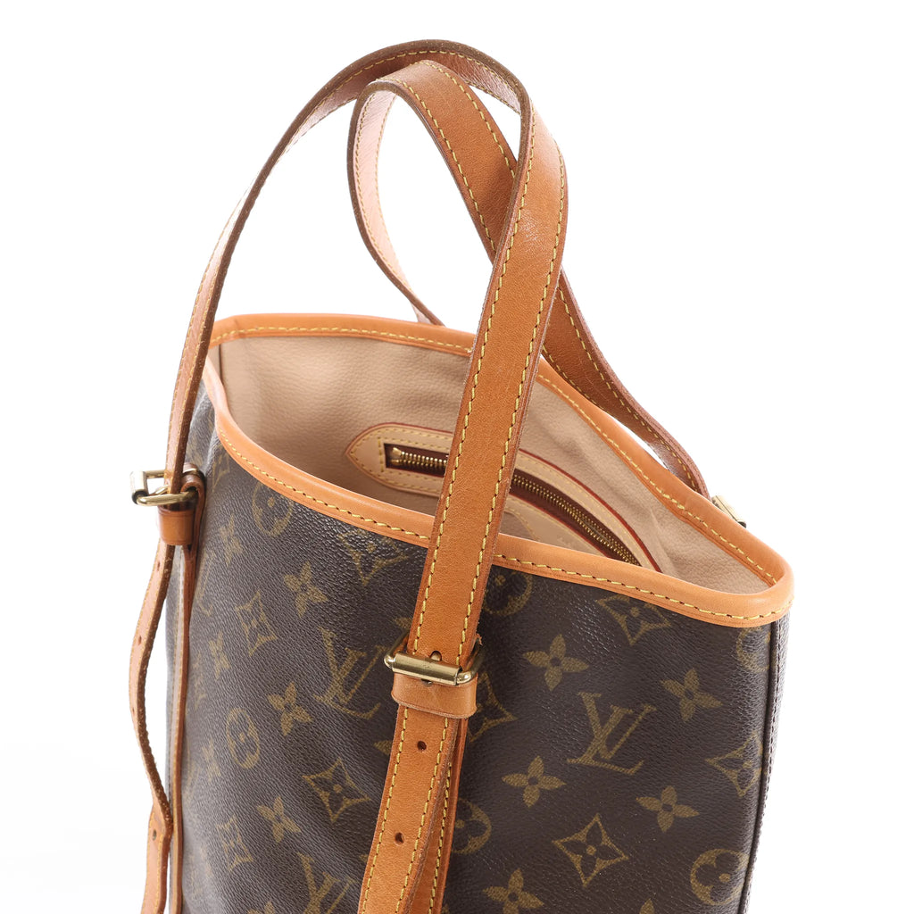 Louis Vuitton Bucket GM Monogram Canvas Shoulder Bag in Brown M42236