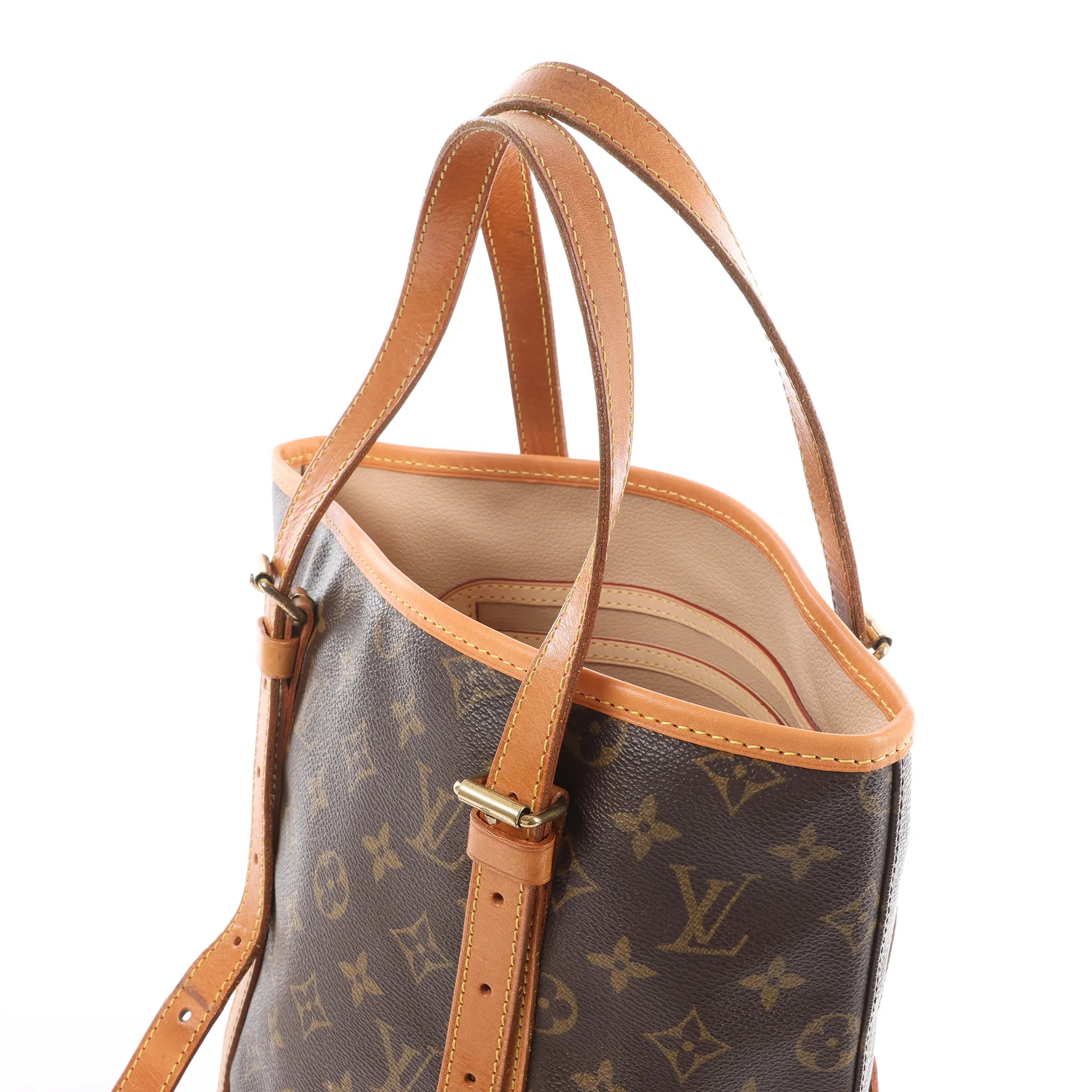 Louis Vuitton Bucket GM Monogram Canvas Shoulder Bag in Brown M42236