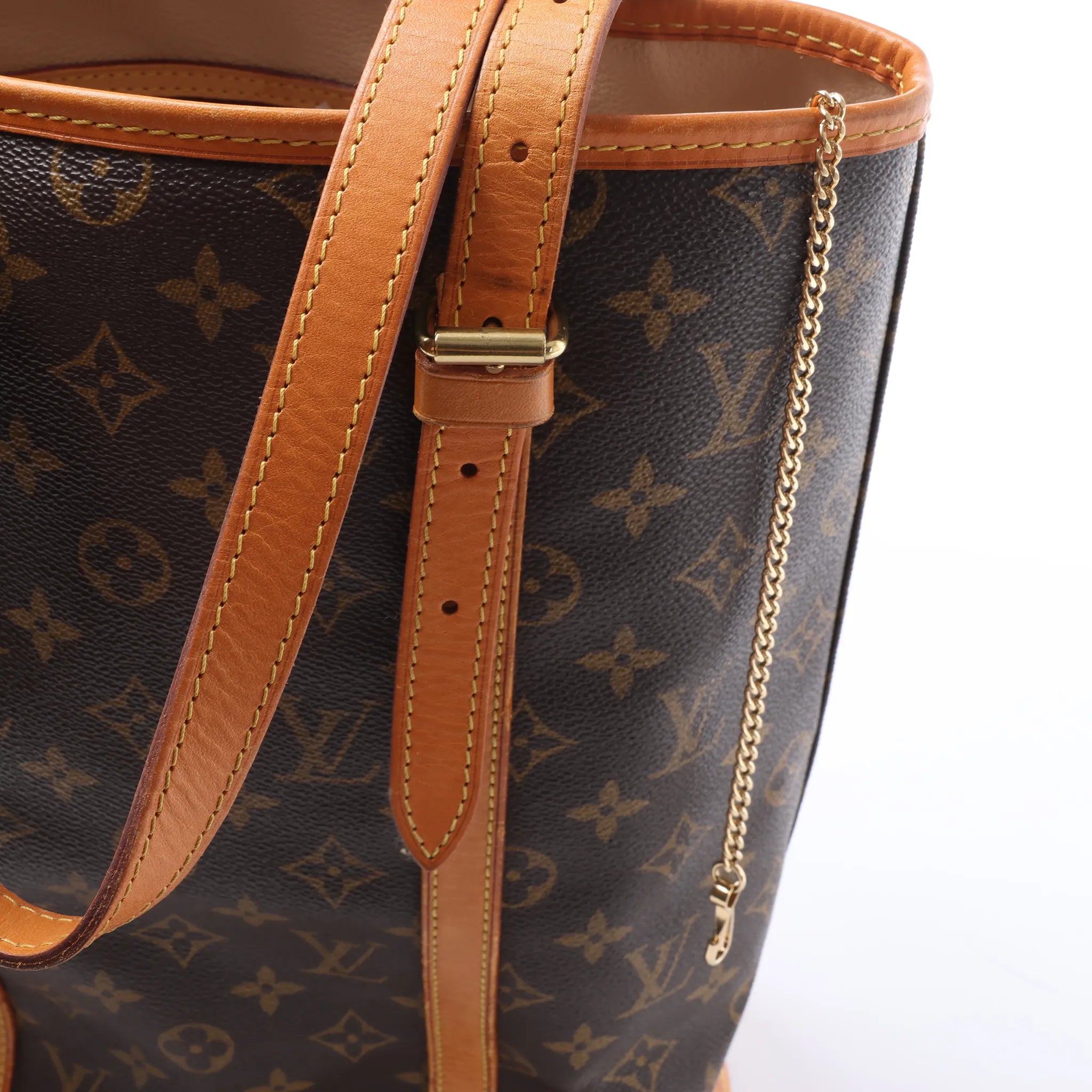 Louis Vuitton Bucket GM Monogram Canvas Shoulder Bag in Brown M42236