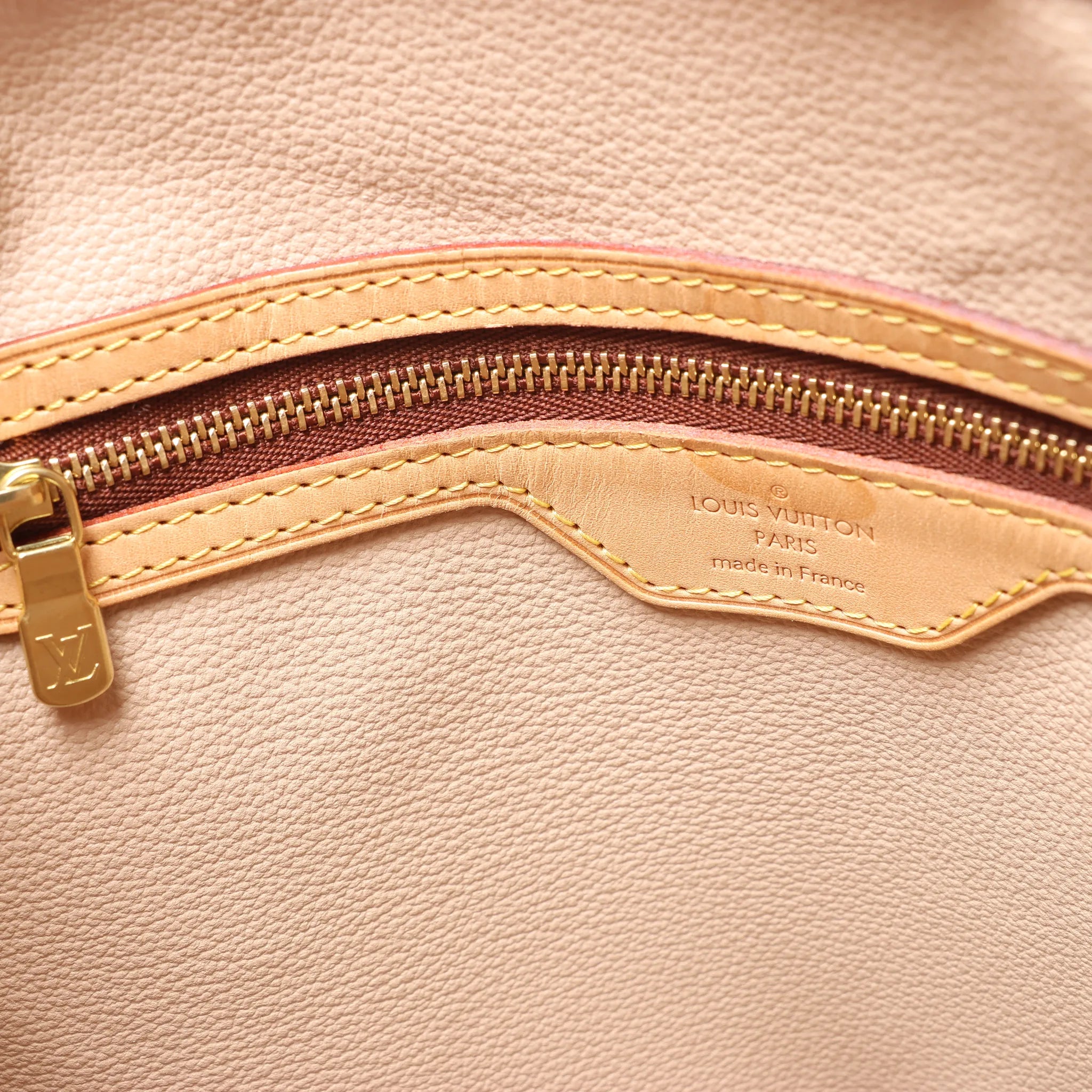 Louis Vuitton Bucket GM Monogram Canvas Shoulder Bag in Brown M42236