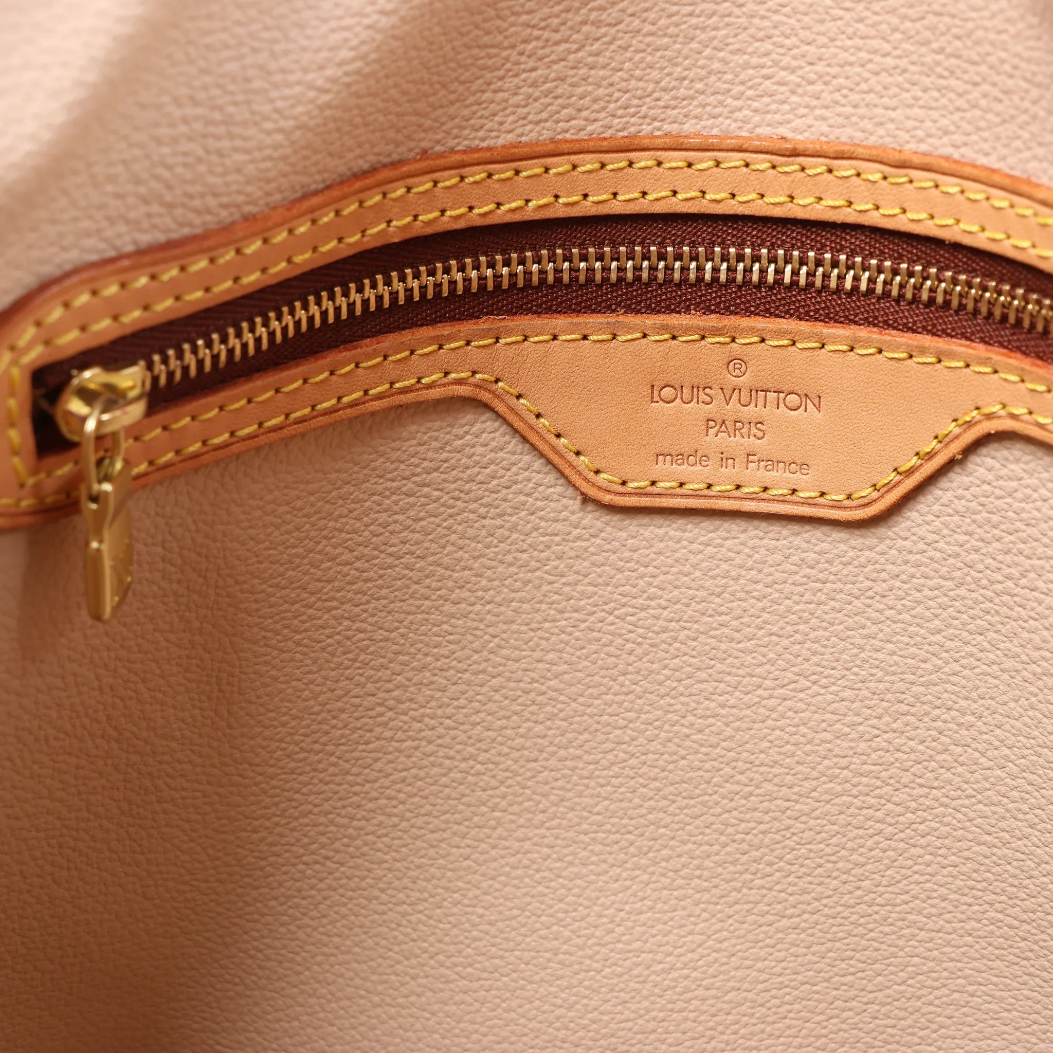 Louis Vuitton Bucket GM Monogram Canvas Shoulder Bag in Brown