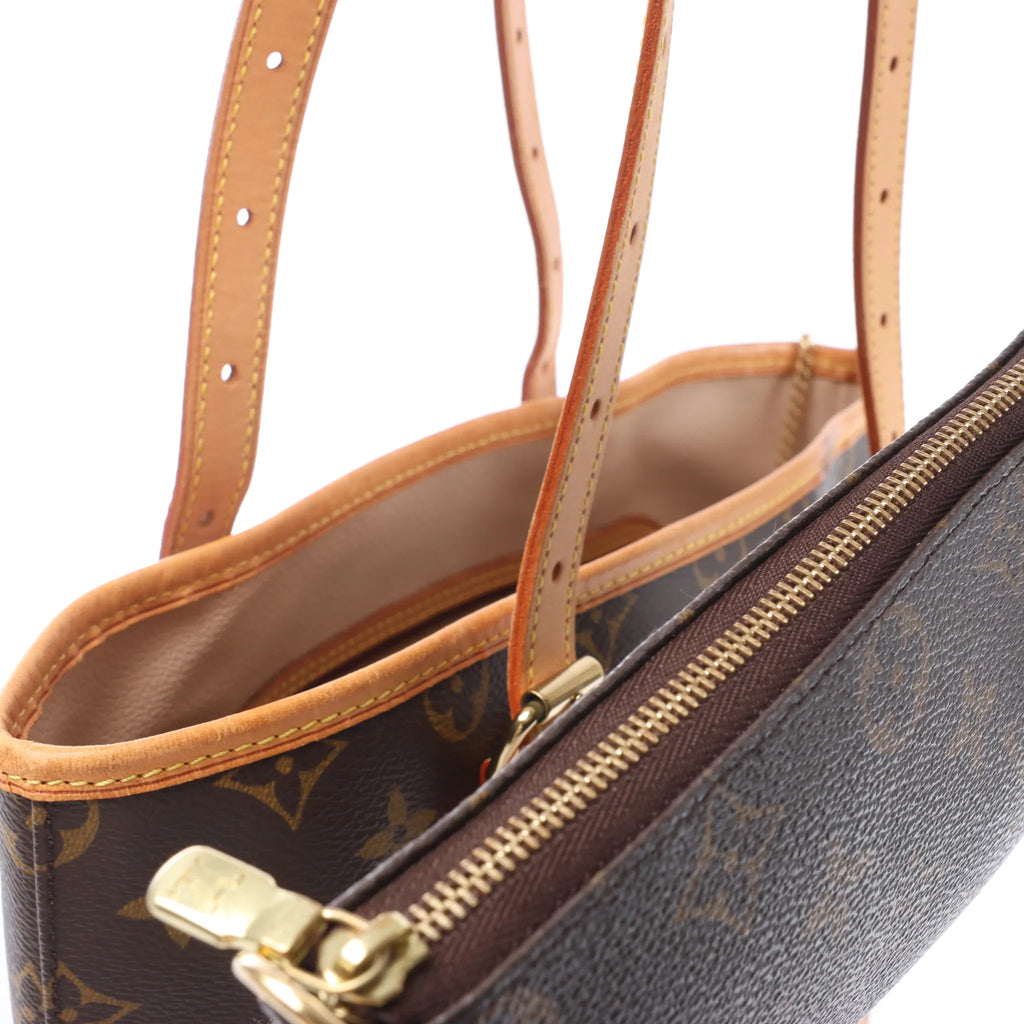 Louis Vuitton Bucket GM Monogram Canvas Shoulder Bag in Brown