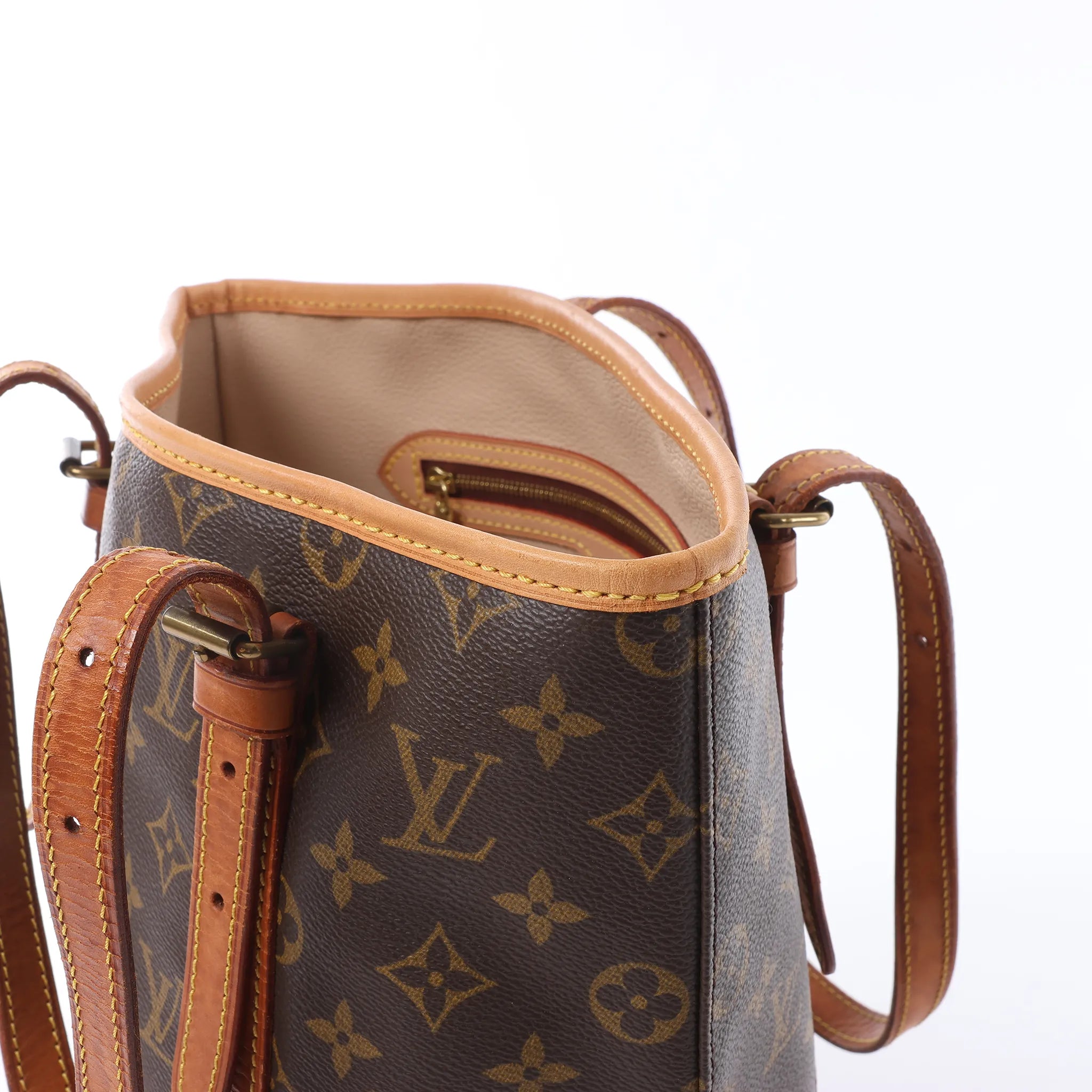Louis Vuitton Bucket GM Monogram Canvas Shoulder Bag in Brown M42236