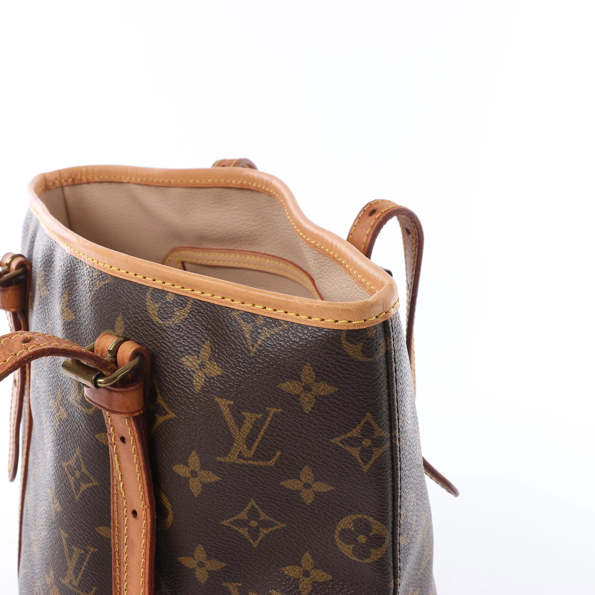 Louis Vuitton Bucket GM Monogram Canvas Shoulder Bag in Brown M42236