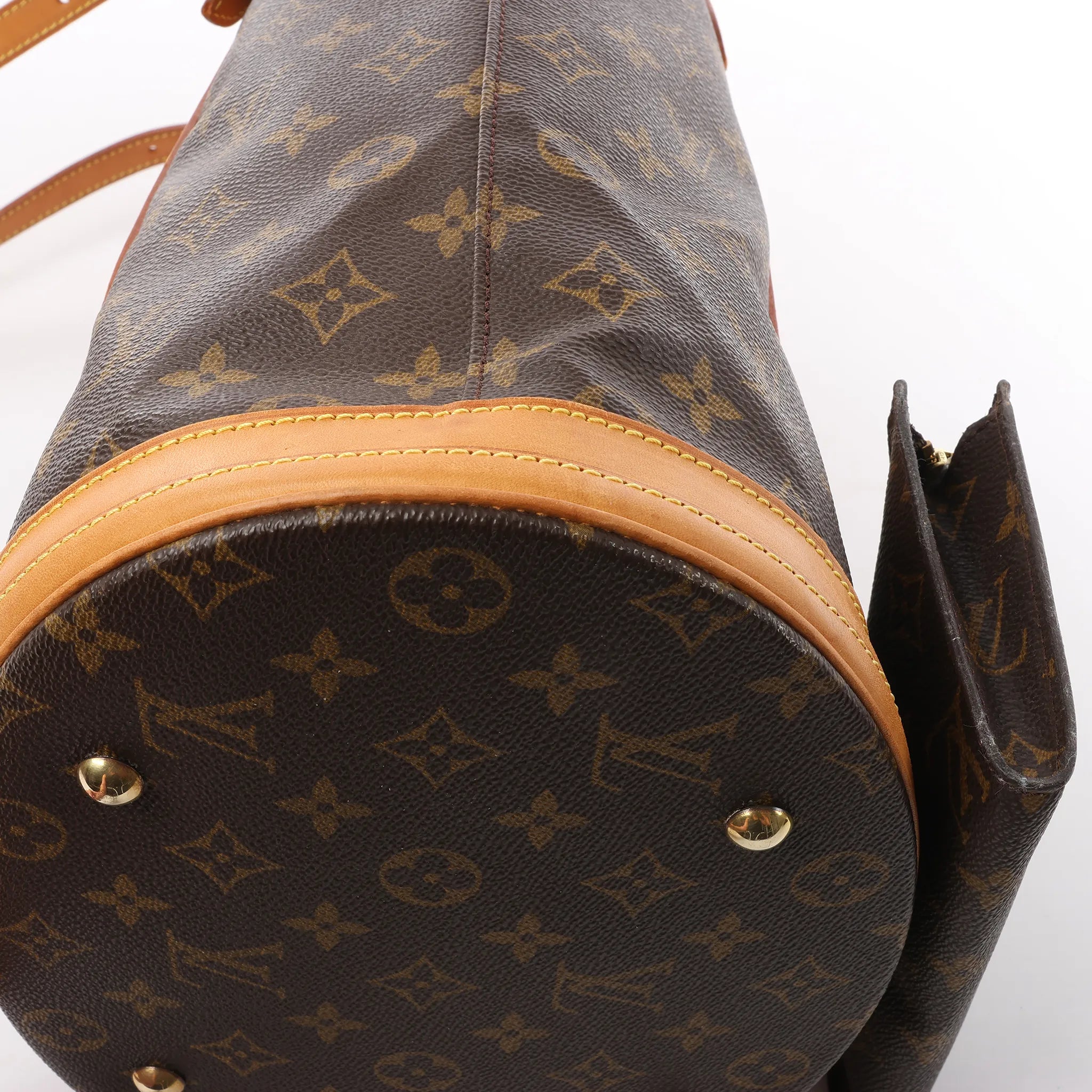 Louis Vuitton Bucket GM Monogram Canvas Shoulder Bag in Brown M42236