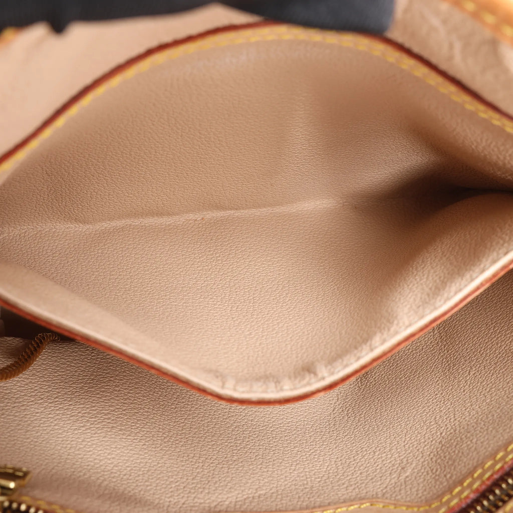Louis Vuitton Bucket PM Monogram Canvas Shoulder Bag in Brown M42238