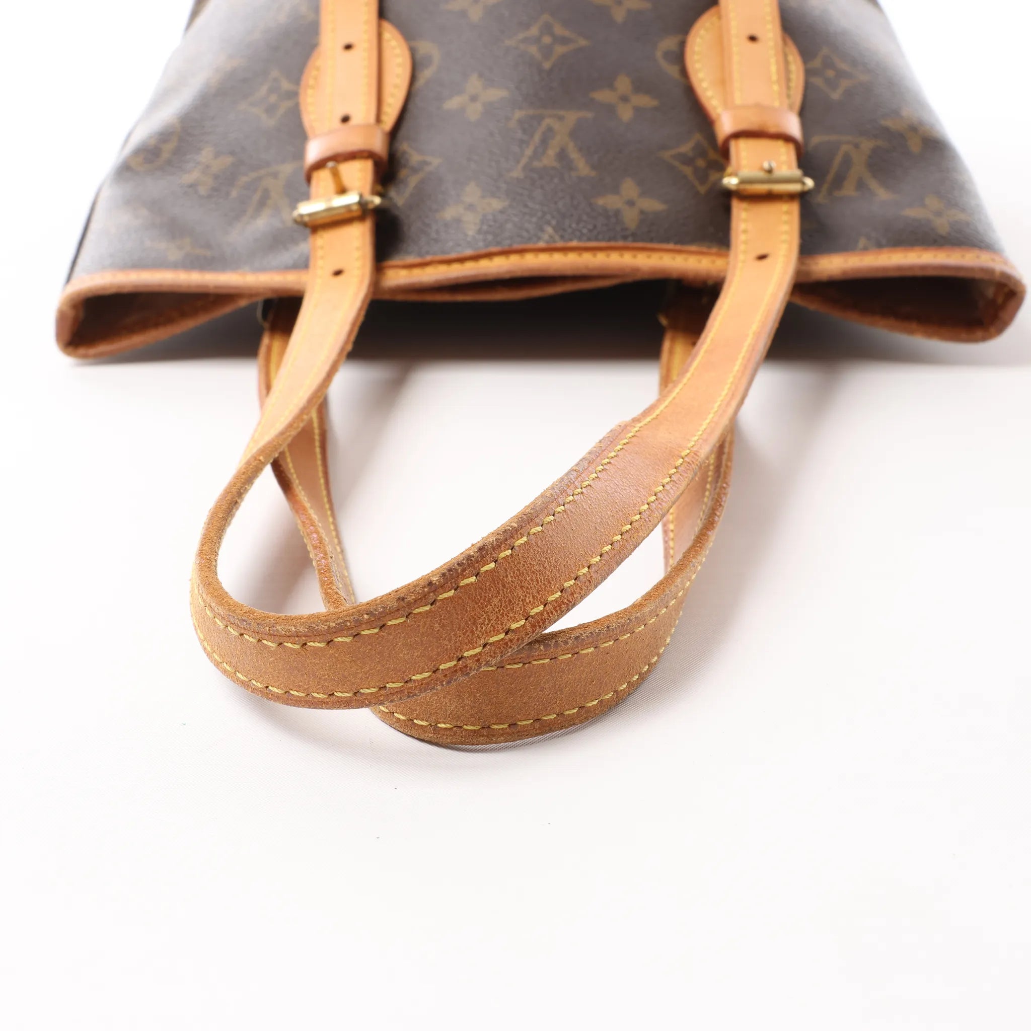 Louis Vuitton Bucket PM Monogram Canvas Shoulder Bag in Brown M42238