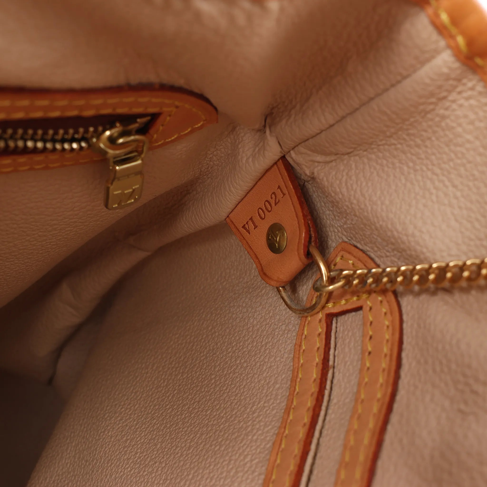 Louis Vuitton Bucket PM Monogram Canvas Shoulder Bag in Brown M42238