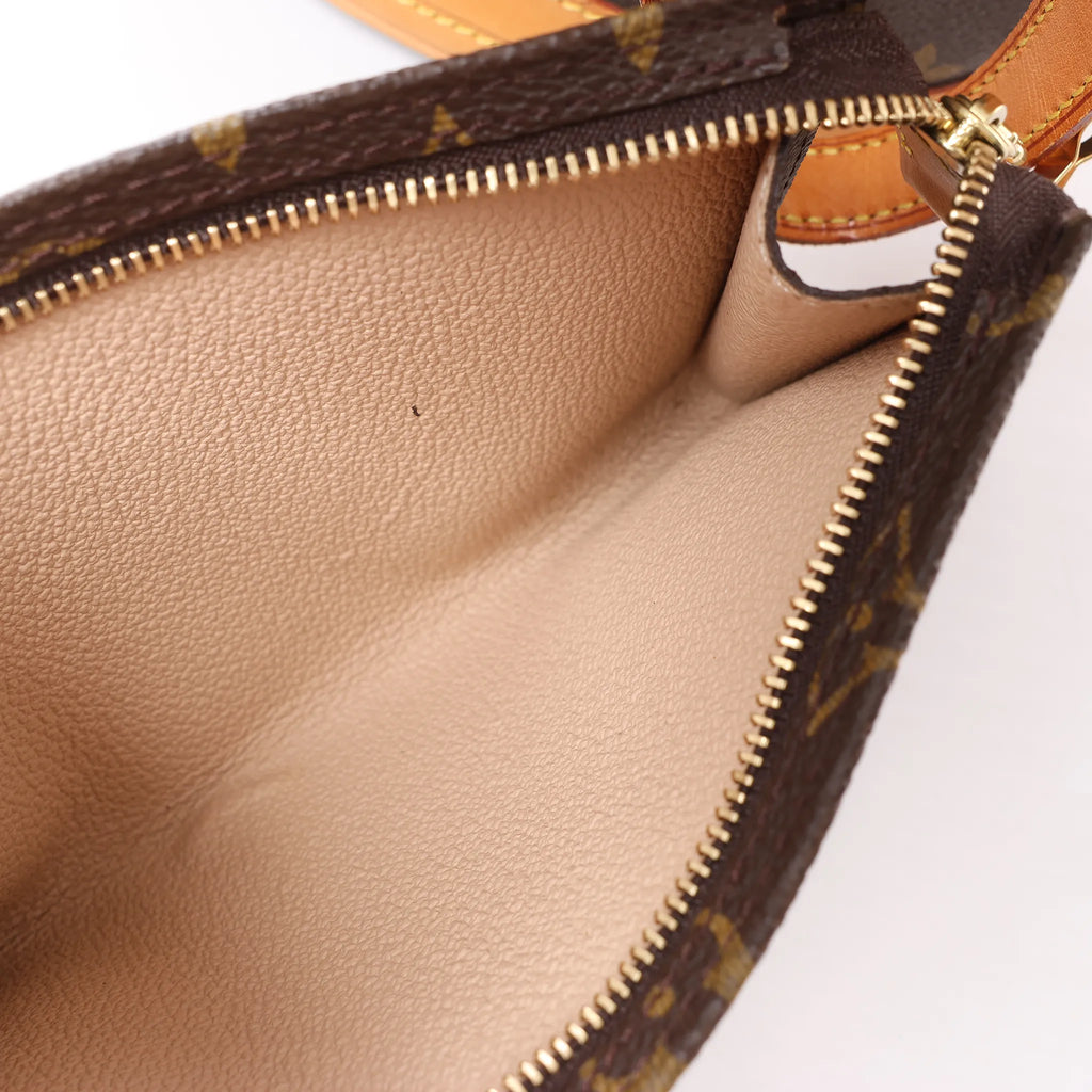 Louis Vuitton Bucket PM Monogram Canvas Shoulder Bag in Brown M42238