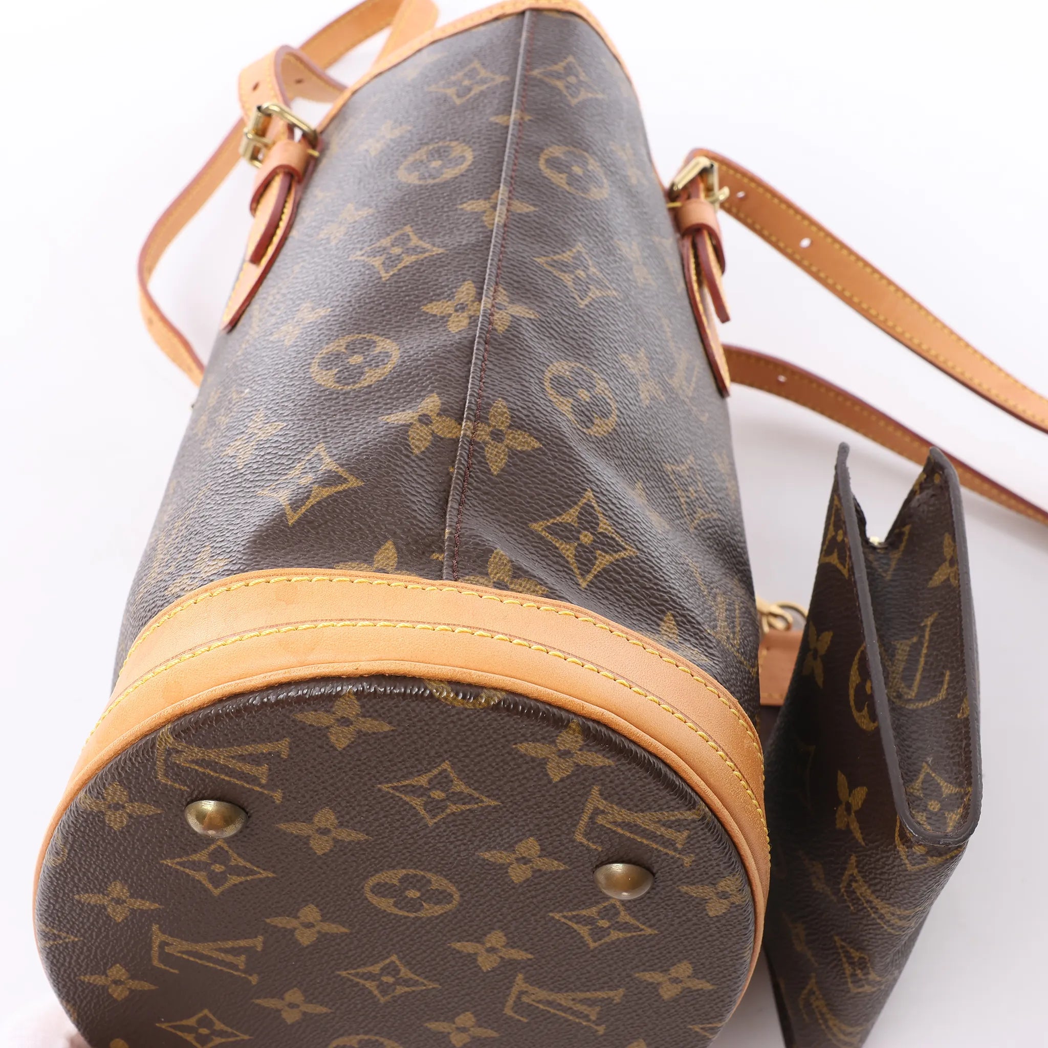 Louis Vuitton Bucket PM Monogram Canvas Shoulder Bag in Brown M42238