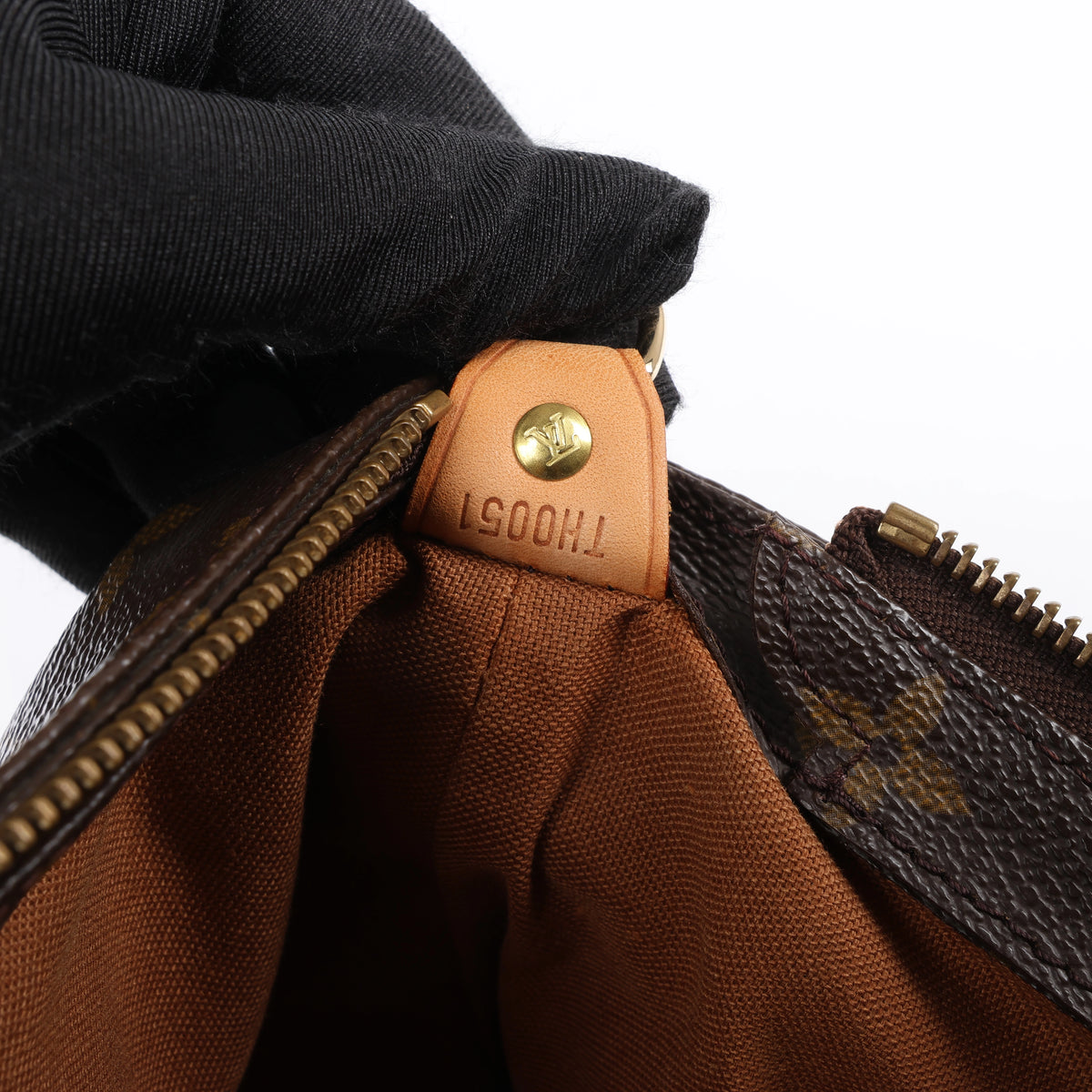 Louis Vuitton Cabas Mezzo Monogram Shoulder Bag in Brown M51151