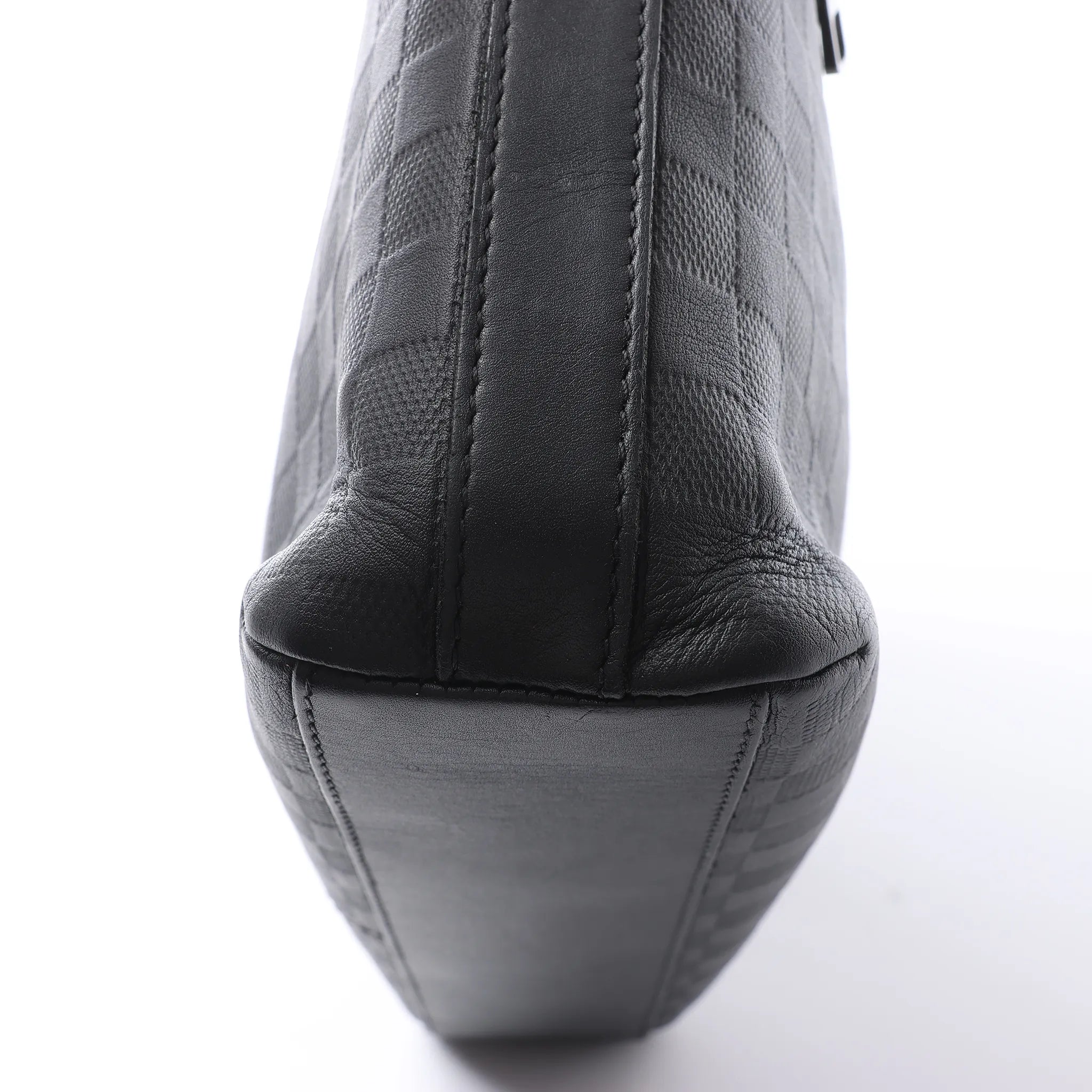 Louis Vuitton Calypso MM Damier Infini Messenger Crossbody Bag in Black N41201