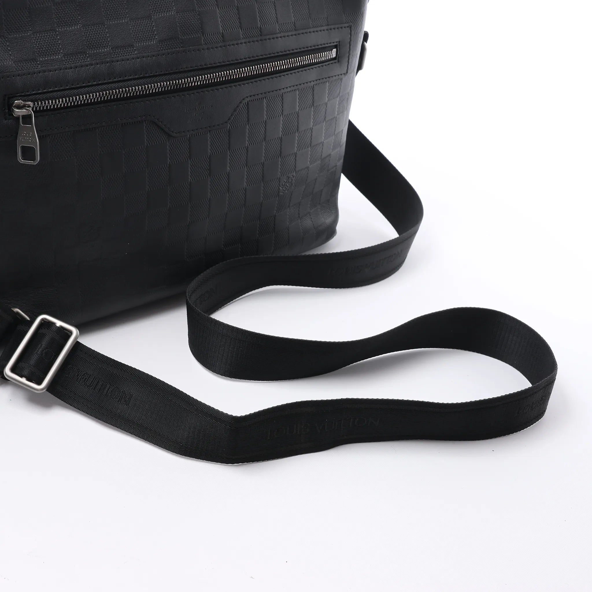 Louis Vuitton Calypso MM Damier Infini Messenger Crossbody Bag in Black N41201