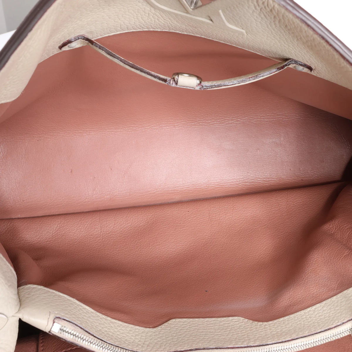 Louis Vuitton Capucines GM Taurillon Leather Handbag in Beige
