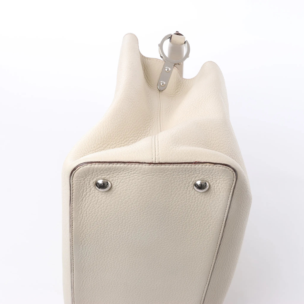 Louis Vuitton Capucines GM Taurillon Leather Handbag in Beige