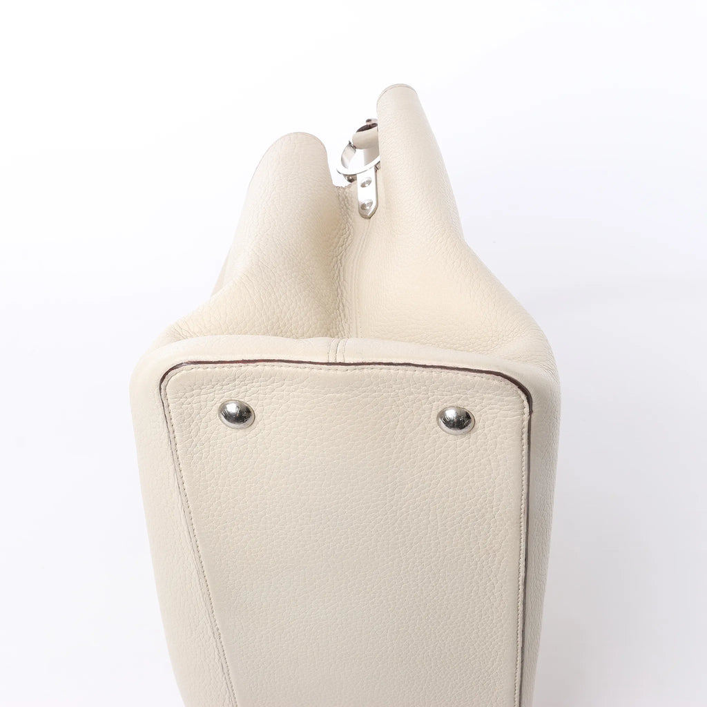 Louis Vuitton Capucines GM Taurillon Leather Handbag in Beige