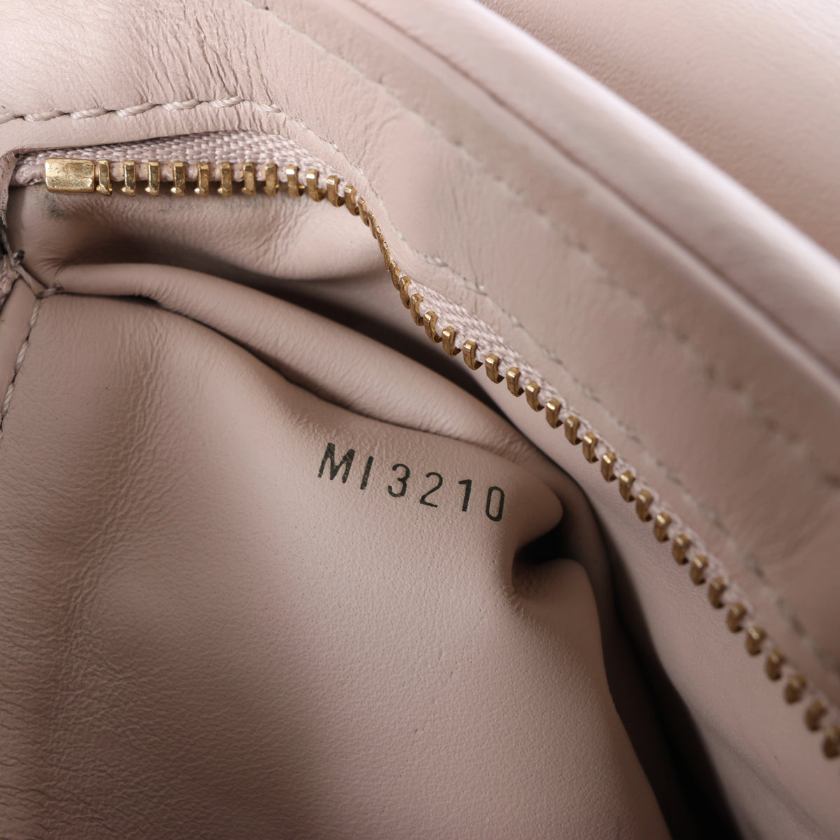Bolso Louis Vuitton Capucines BB de piel Parnassea de 2 vías en beige M94688
