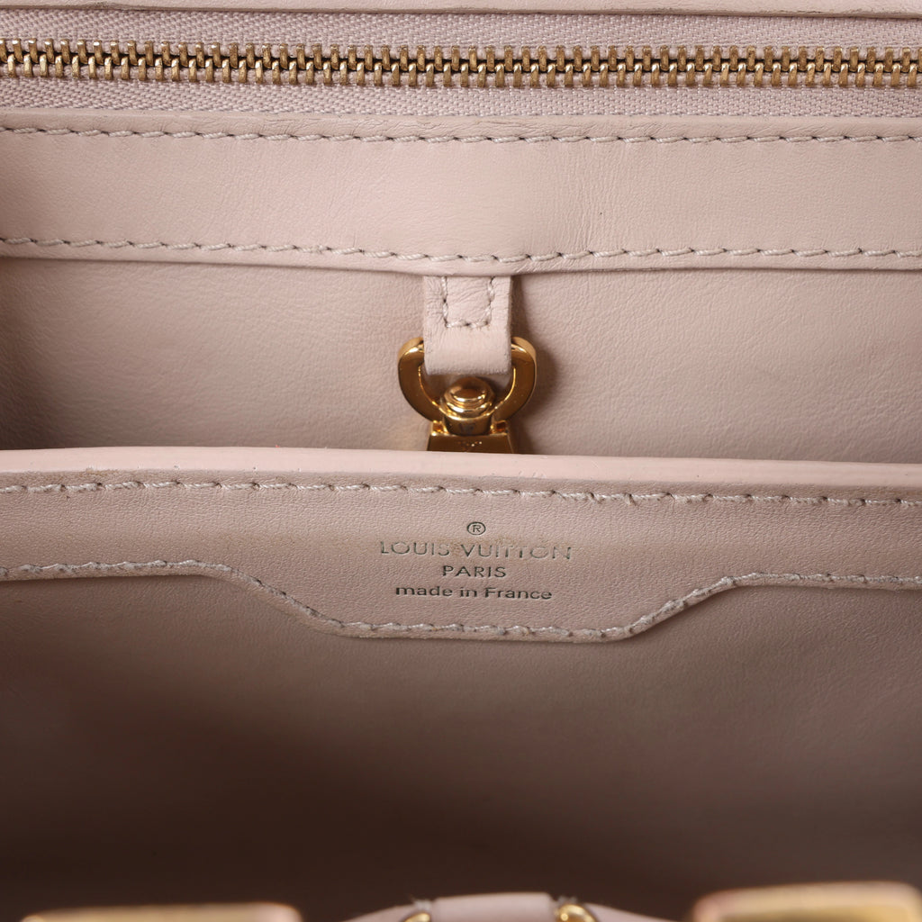 Bolso Louis Vuitton Capucines BB de piel Parnassea de 2 vías en beige M94688