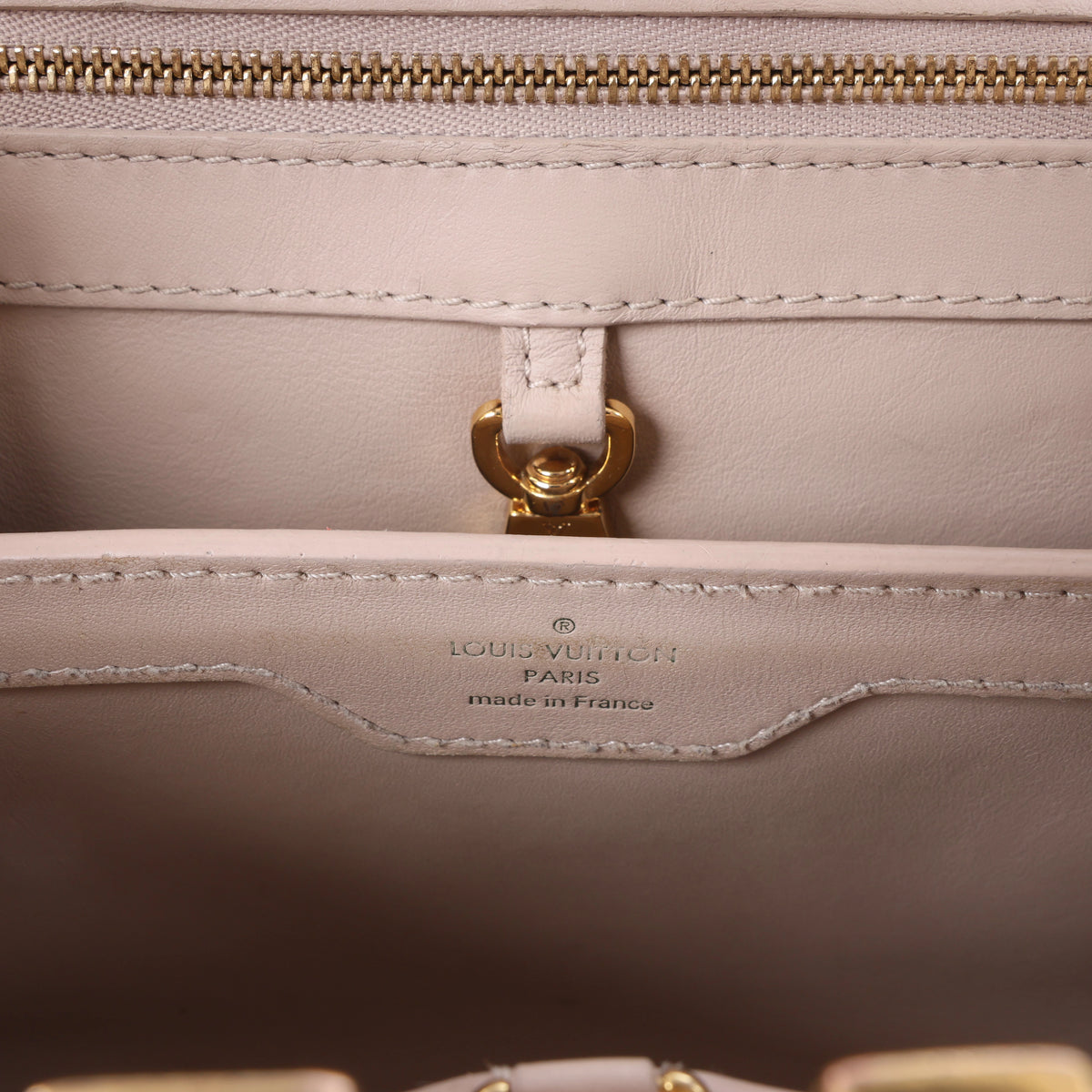 Bolso Louis Vuitton Capucines BB de piel Parnassea de 2 vías en beige M94688