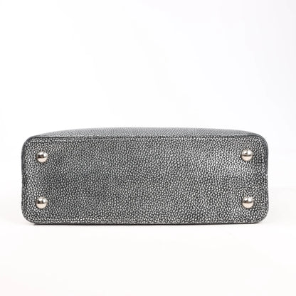 Louis Vuitton Taurillon Capucines MM Handtasche in Silber