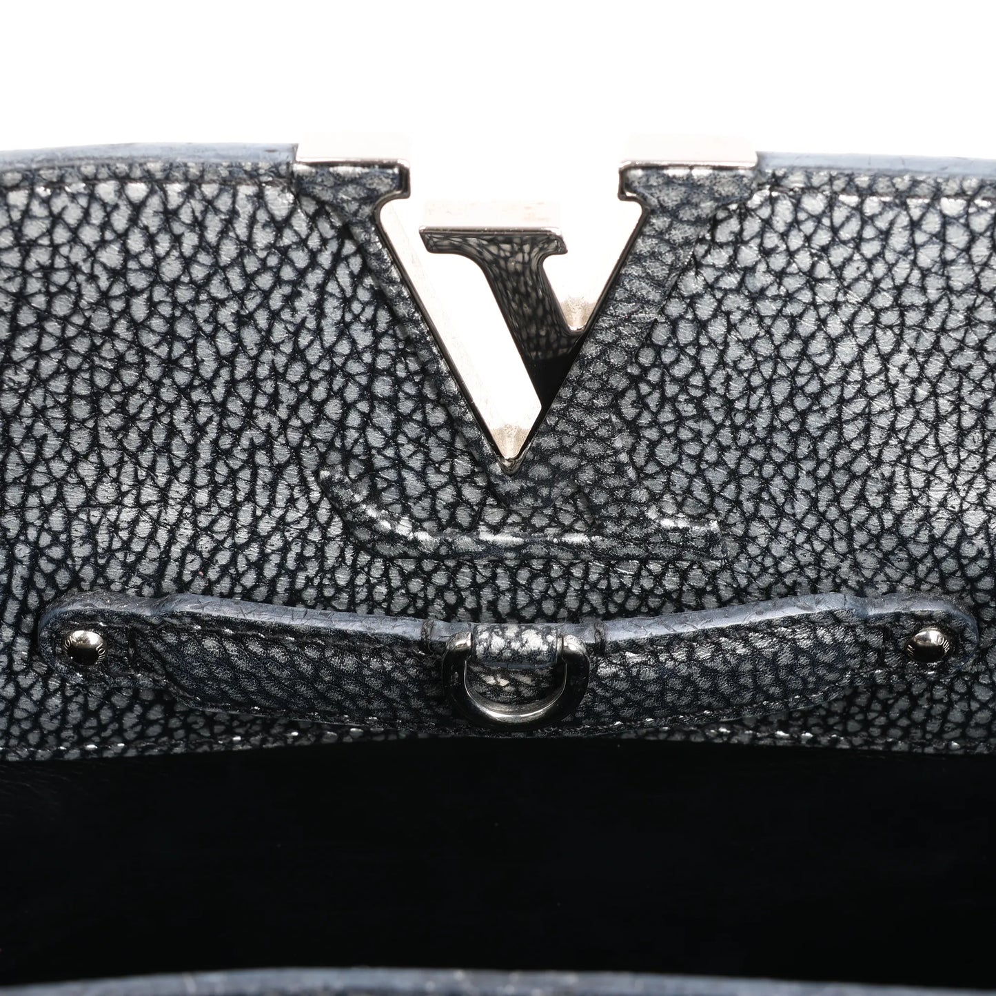 Louis Vuitton Taurillon Capucines MM Handtasche in Silber