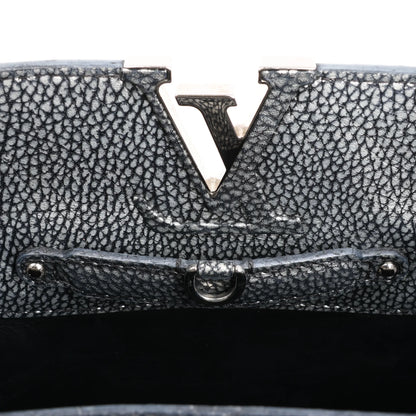 Louis Vuitton Taurillon Capucines MM Handtasche in Silber