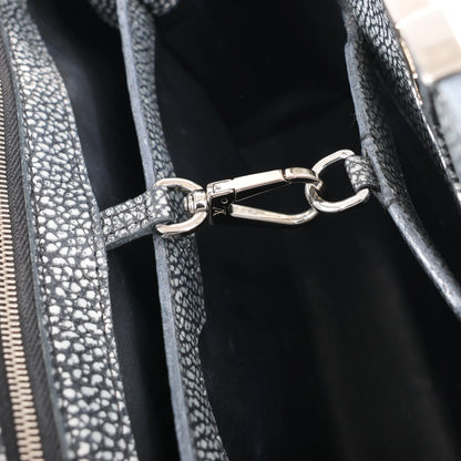 Louis Vuitton Taurillon Capucines MM Handtasche in Silber