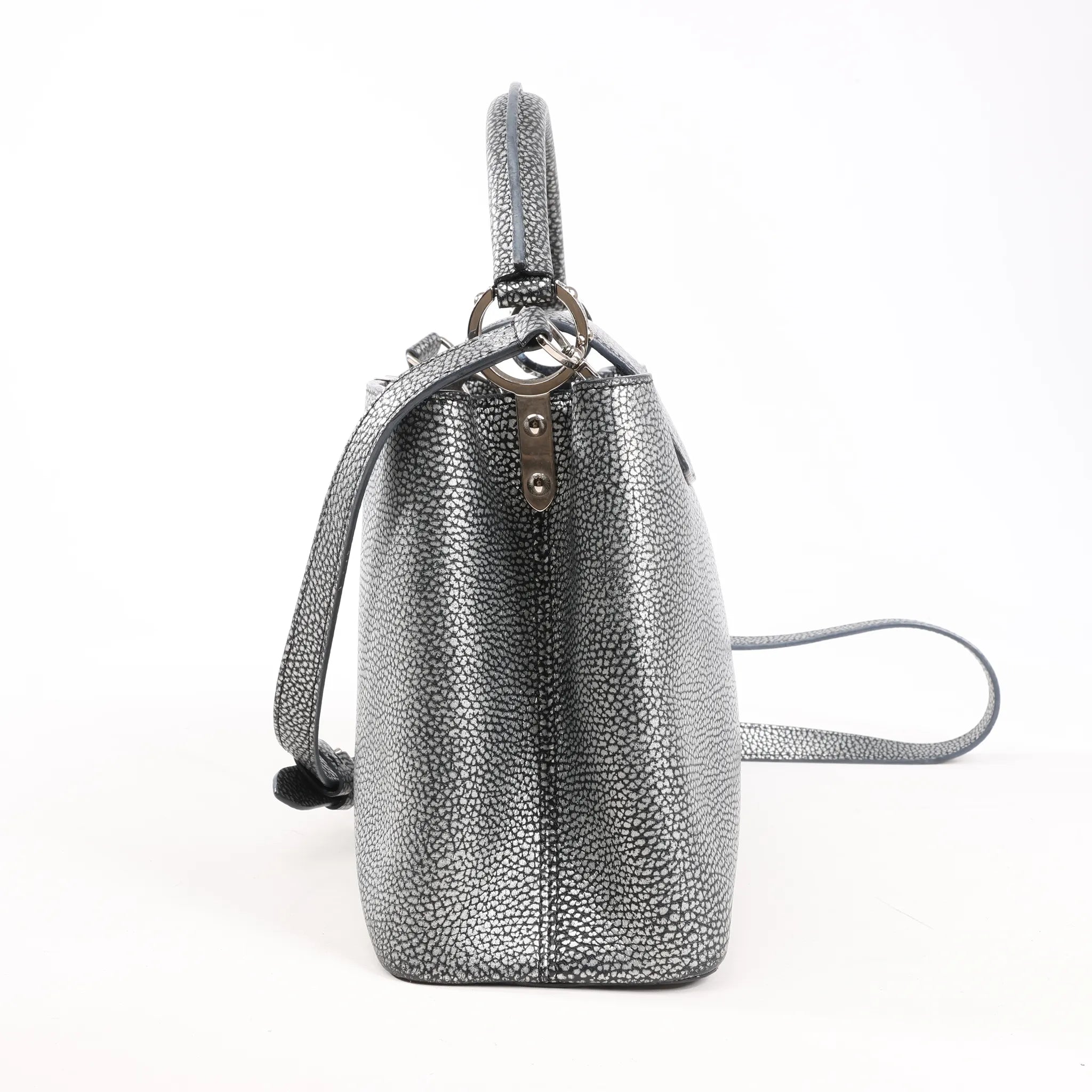 Louis Vuitton Taurillon Capucines MM Handbag in Silver