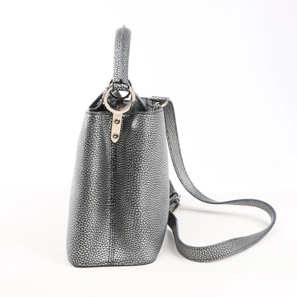 Louis Vuitton Taurillon Capucines MM Handtasche in Silber