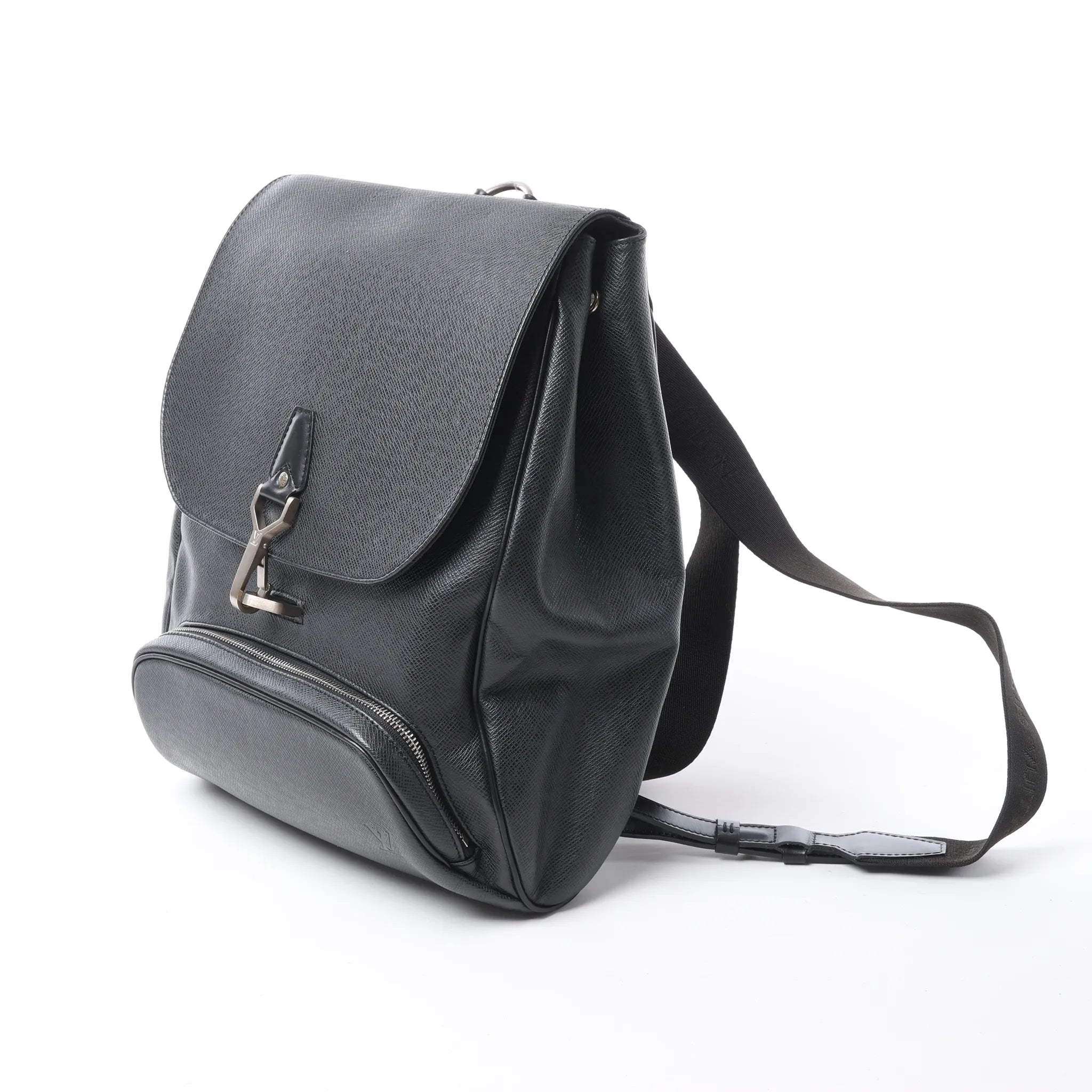 Louis Vuitton Cassiar Taiga Leather Backpack in Black M30172