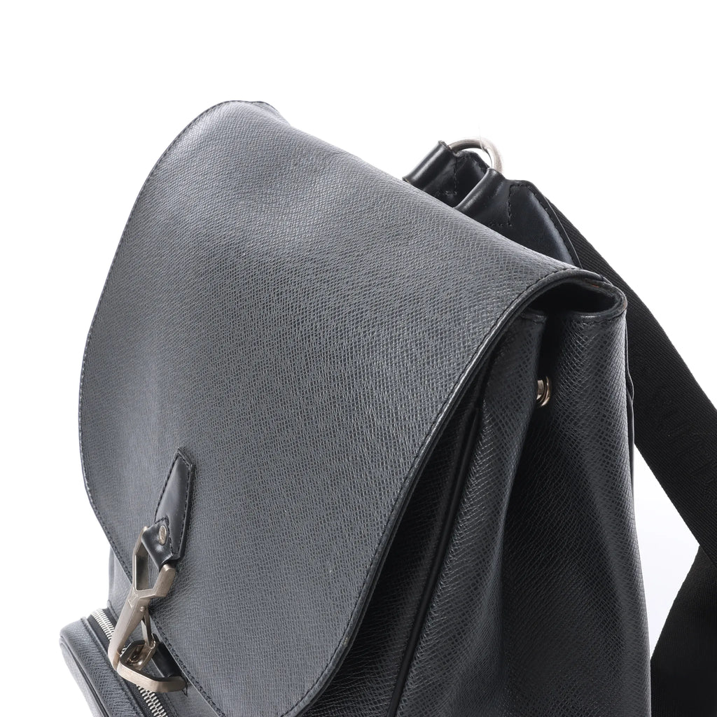 Louis Vuitton Cassiar Taiga Leather Backpack in Black M30172
