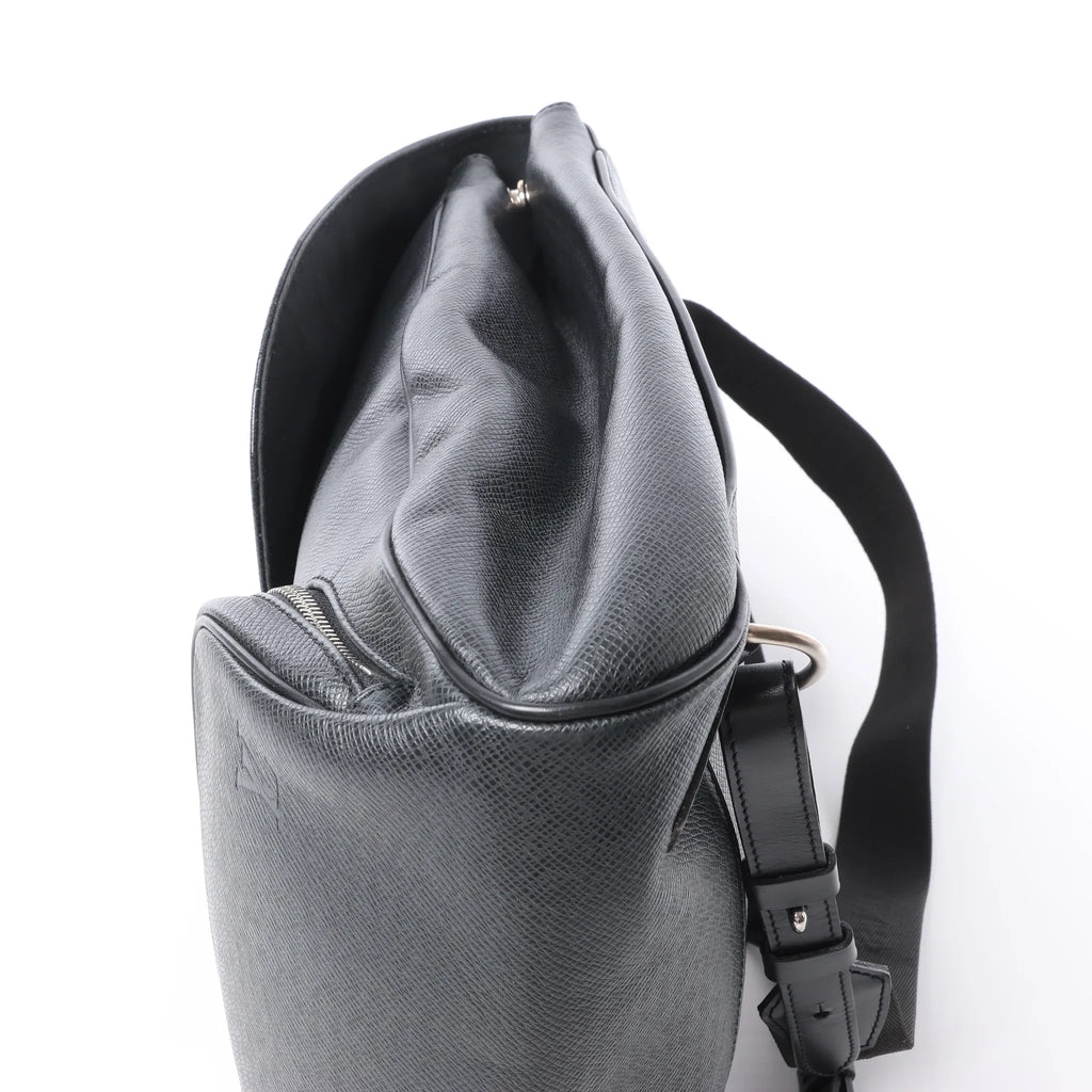 Louis Vuitton Cassiar Taiga Leather Backpack in Black M30172