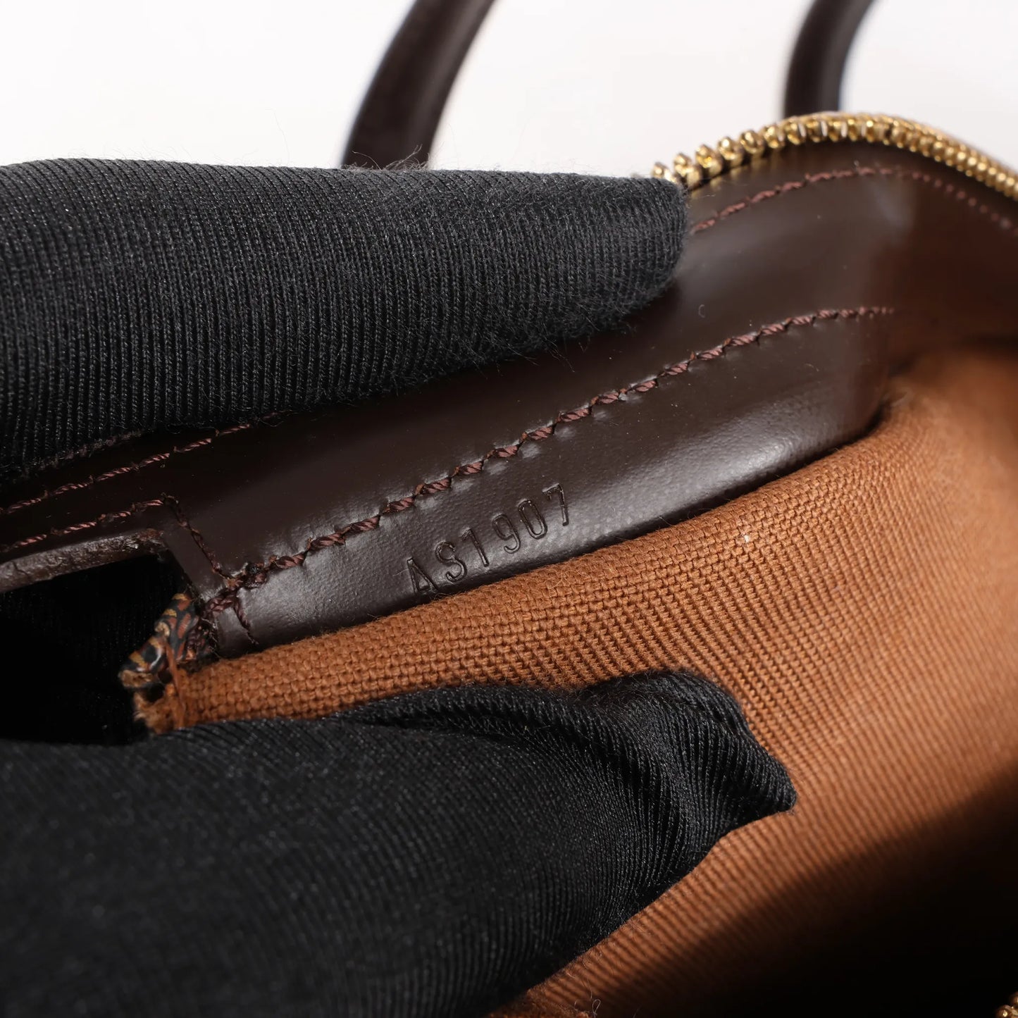 Louis Vuitton Chelsea Damier Ebene Shoulder Bag in Brown N51119