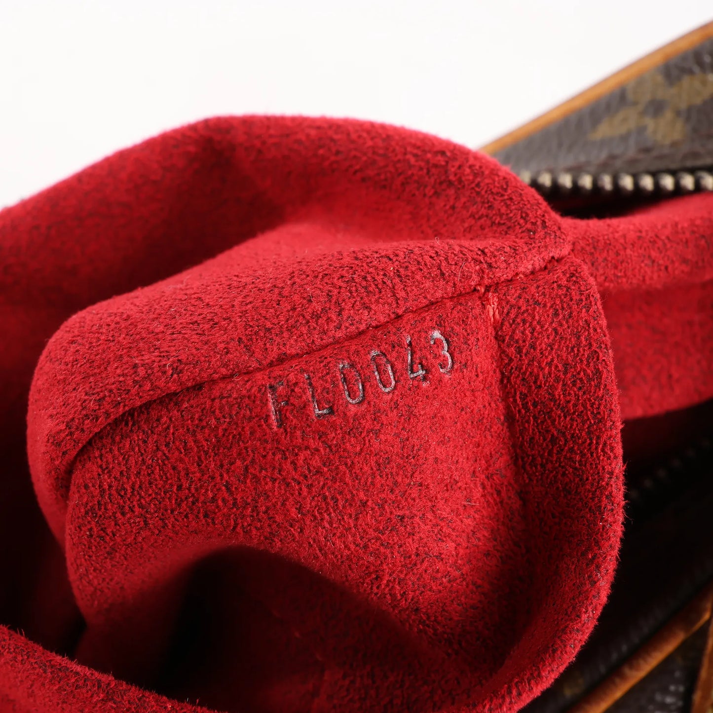 Louis Vuitton Croissant MM Monogram Shoulder Bag in Brown M51512