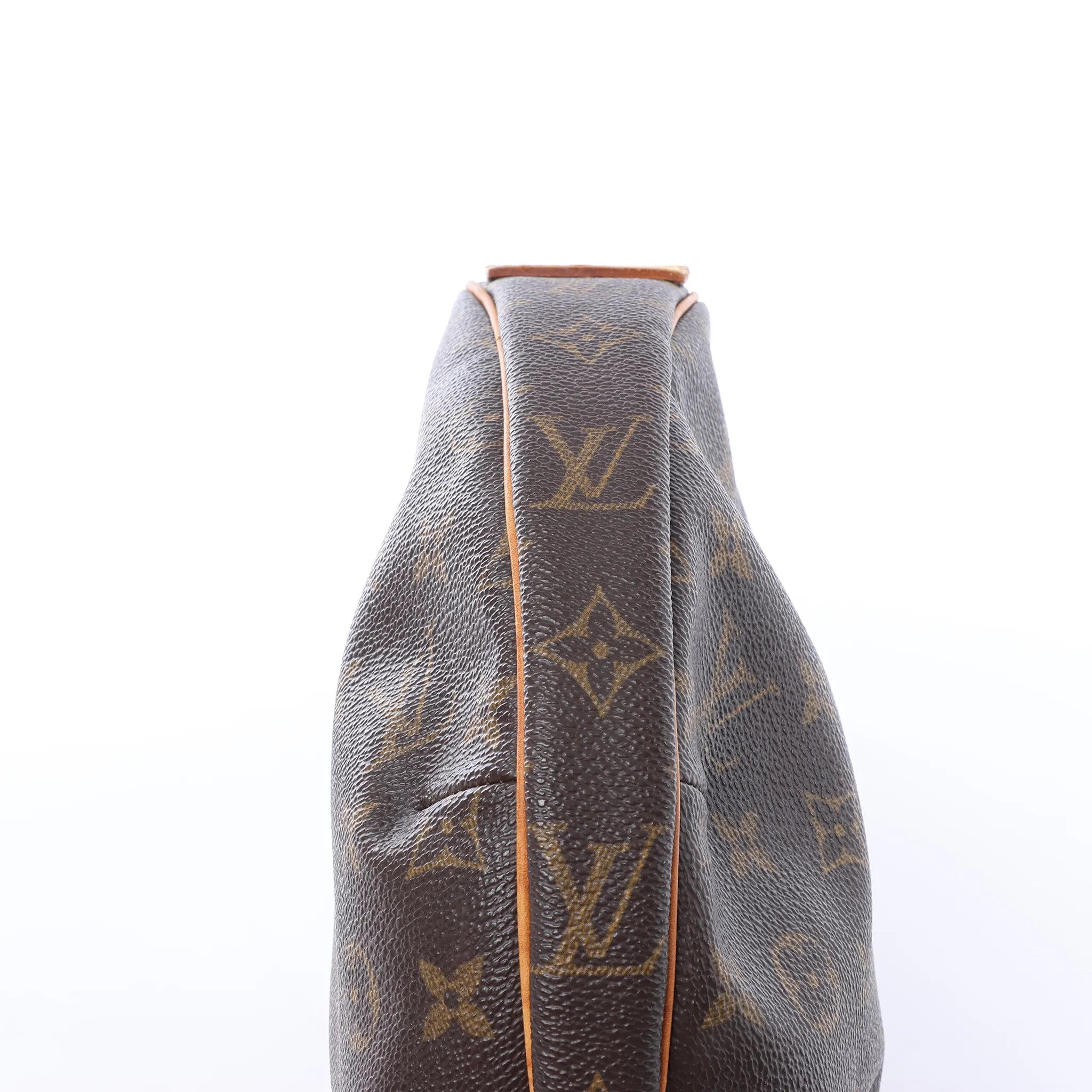Louis Vuitton Croissant MM Monogram Shoulder Bag in Brown M51512