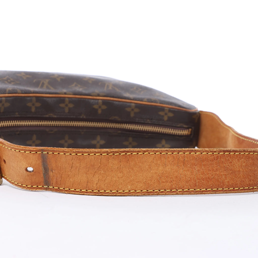 Louis Vuitton Croissant MM Monogram Shoulder Bag in Brown M51512