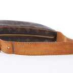 Louis Vuitton Croissant MM Monogram Shoulder Bag in Brown M51512