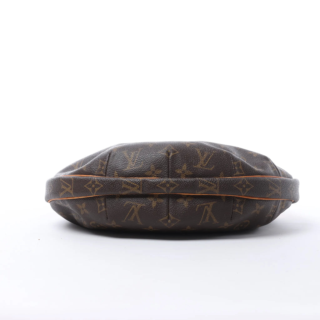 Louis Vuitton Croissant MM Monogram Shoulder Bag in Brown M51512