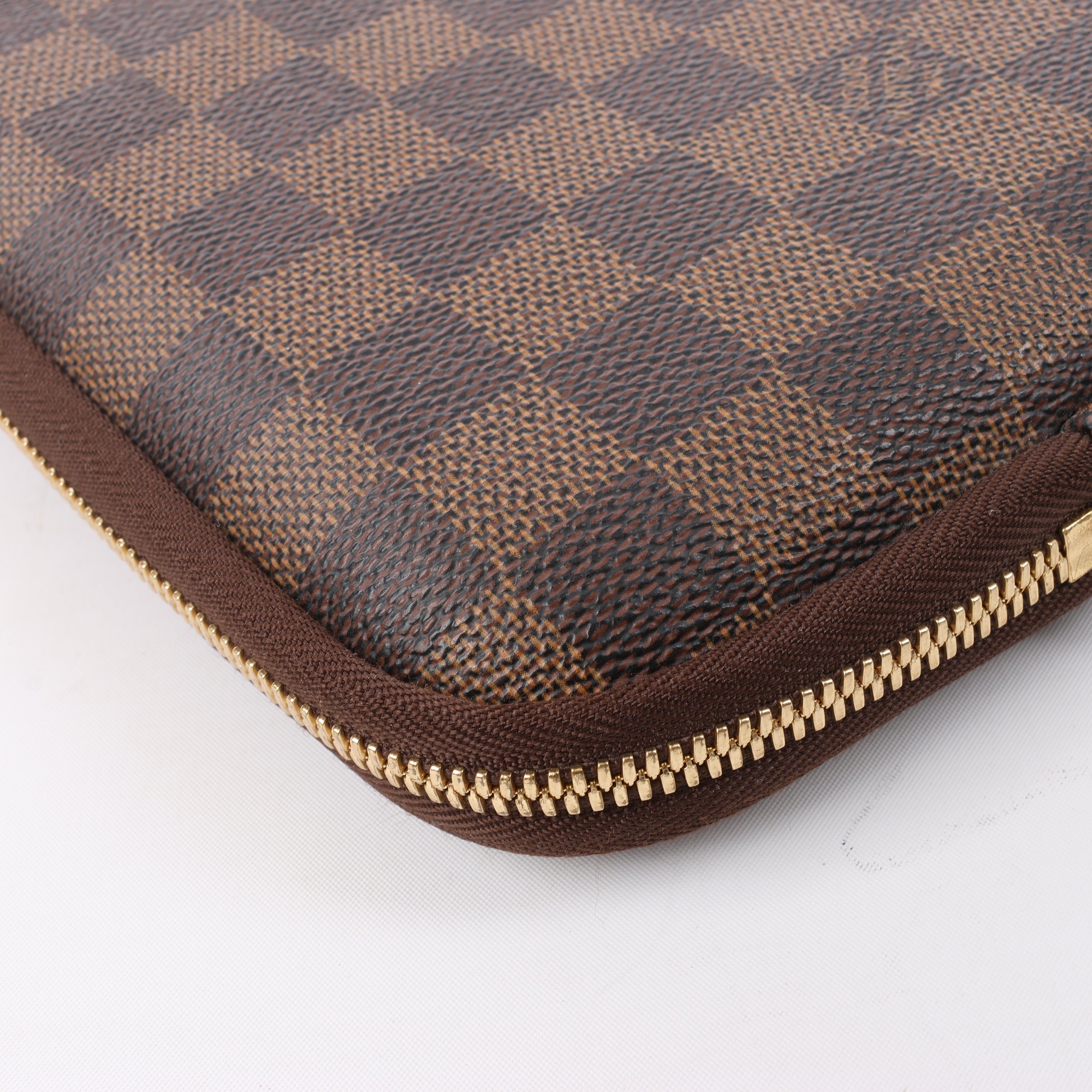 Louis Vuitton Horizon Laptop Sleeve PM Damier Ebene Clutch in Brown N58022