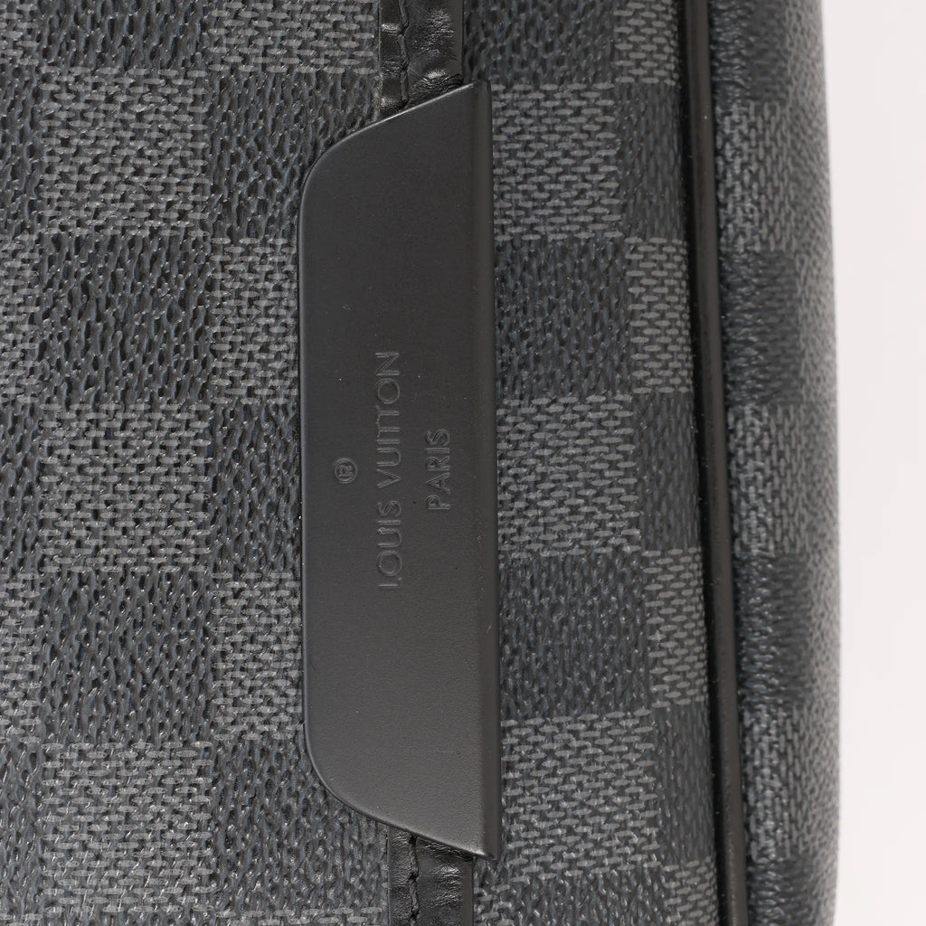 Louis Vuitton Daniel MM Damier Graphite Crossbody Bags in Black N58029