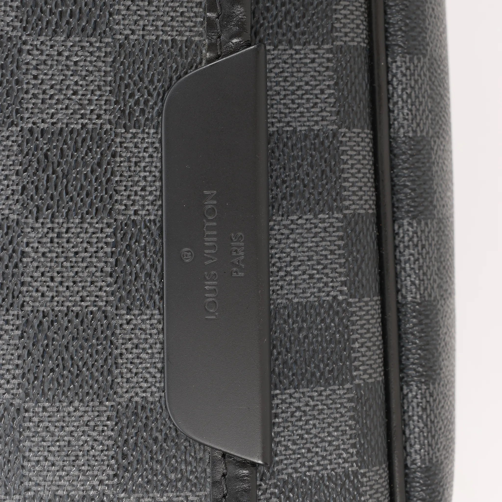 Louis Vuitton Daniel MM Damier Graphite Crossbody Bags in Black N58029