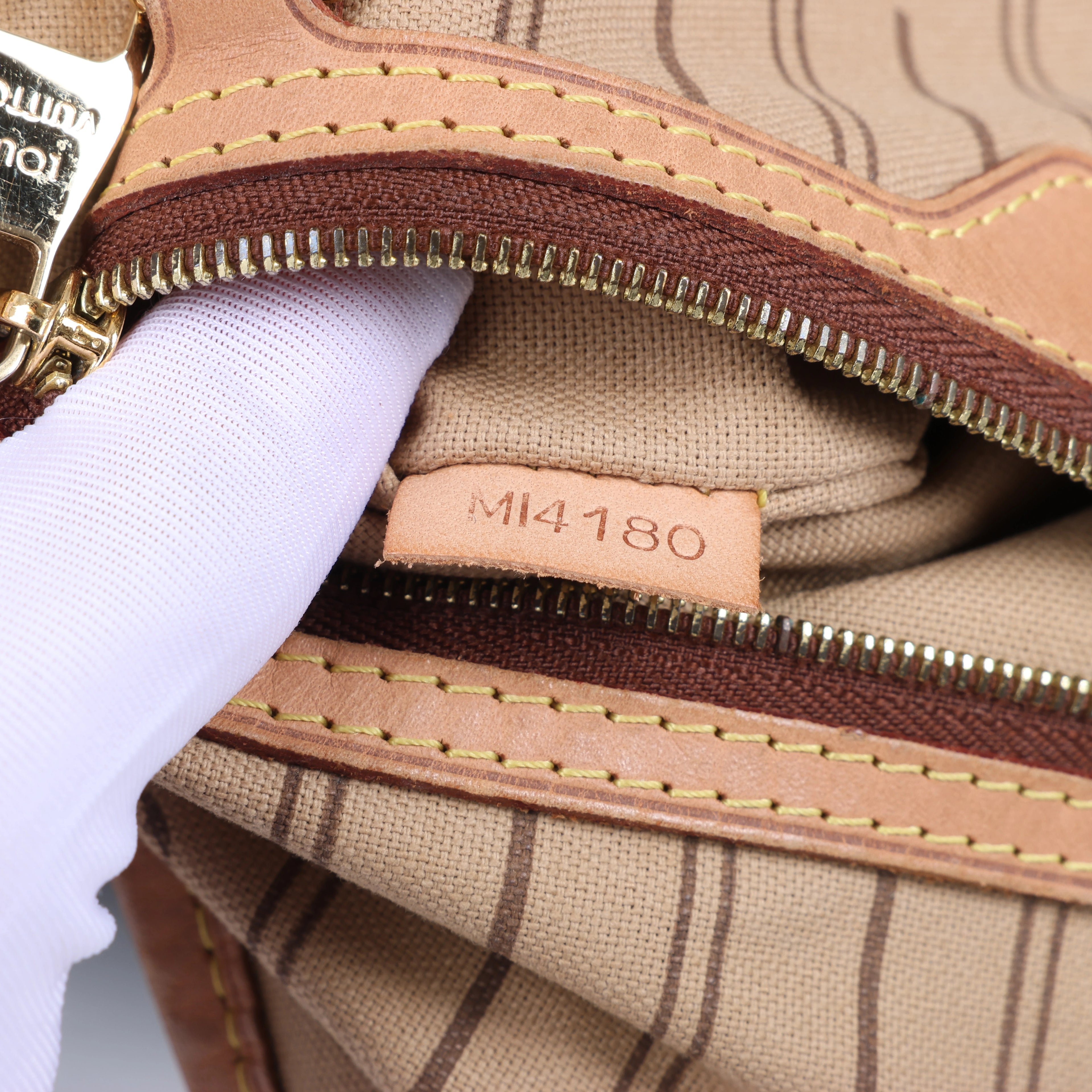 Louis Vuitton Delightful MM Monogram Canvas Shoulder Bag in Brown M40353