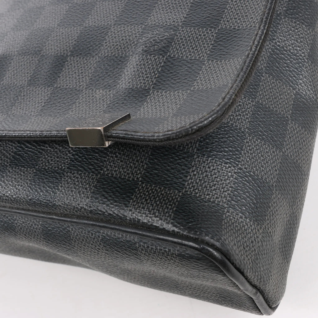 Louis Vuitton Damier Graphite District PM Messenger Crossbody Bag N41028